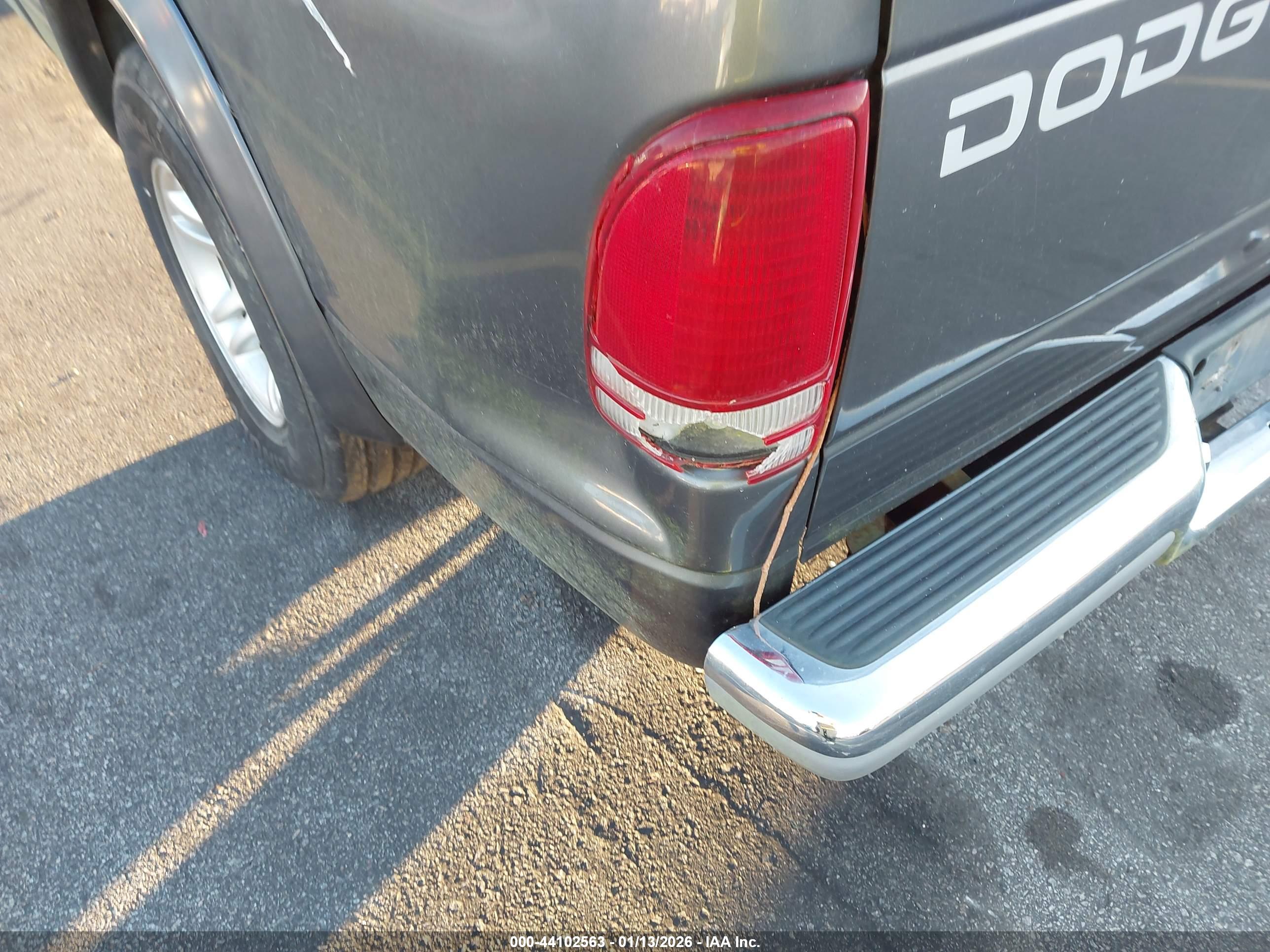 DODGE DAKOTA image 6