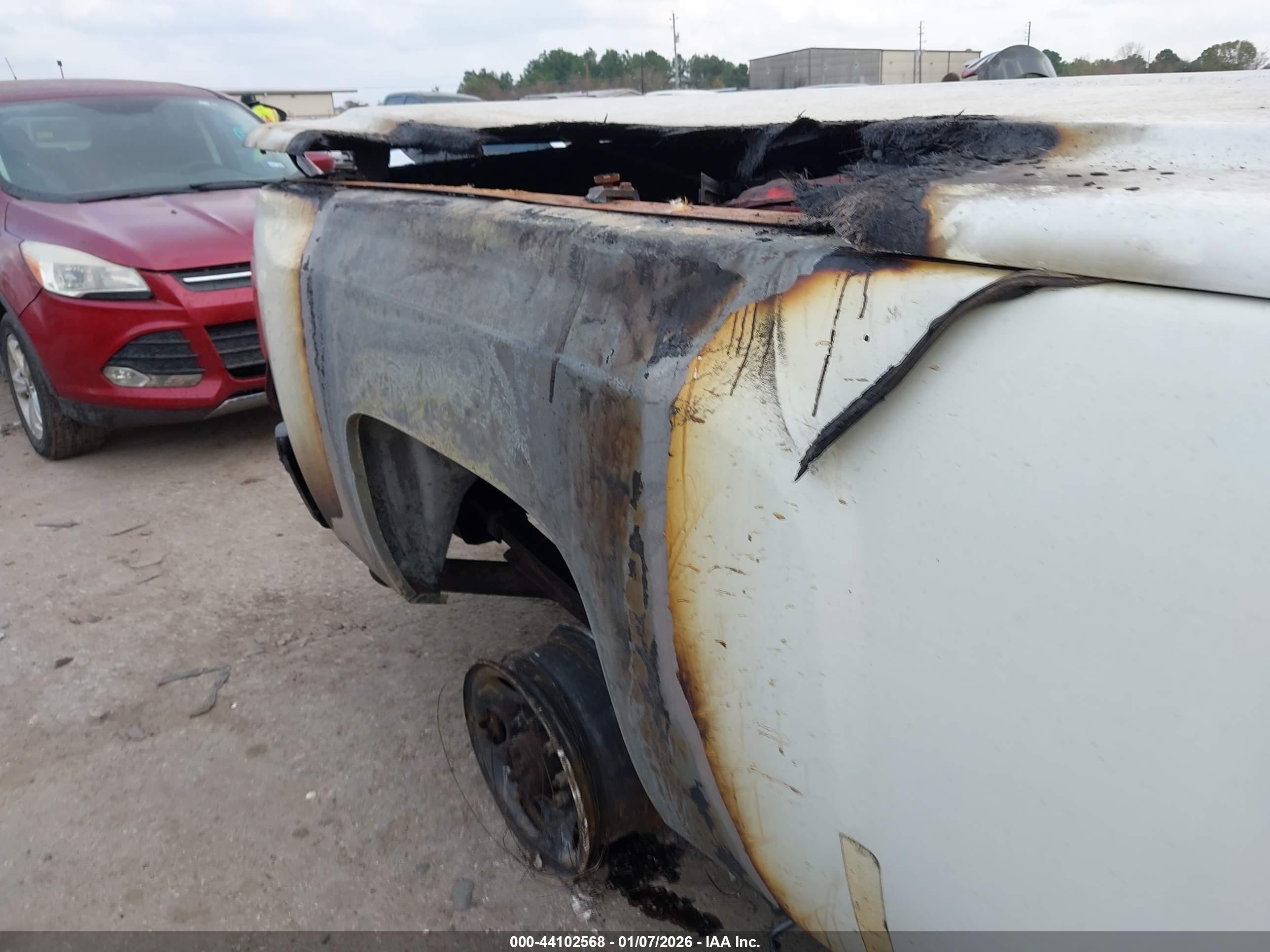 CHEVROLET SILVERADO image 6