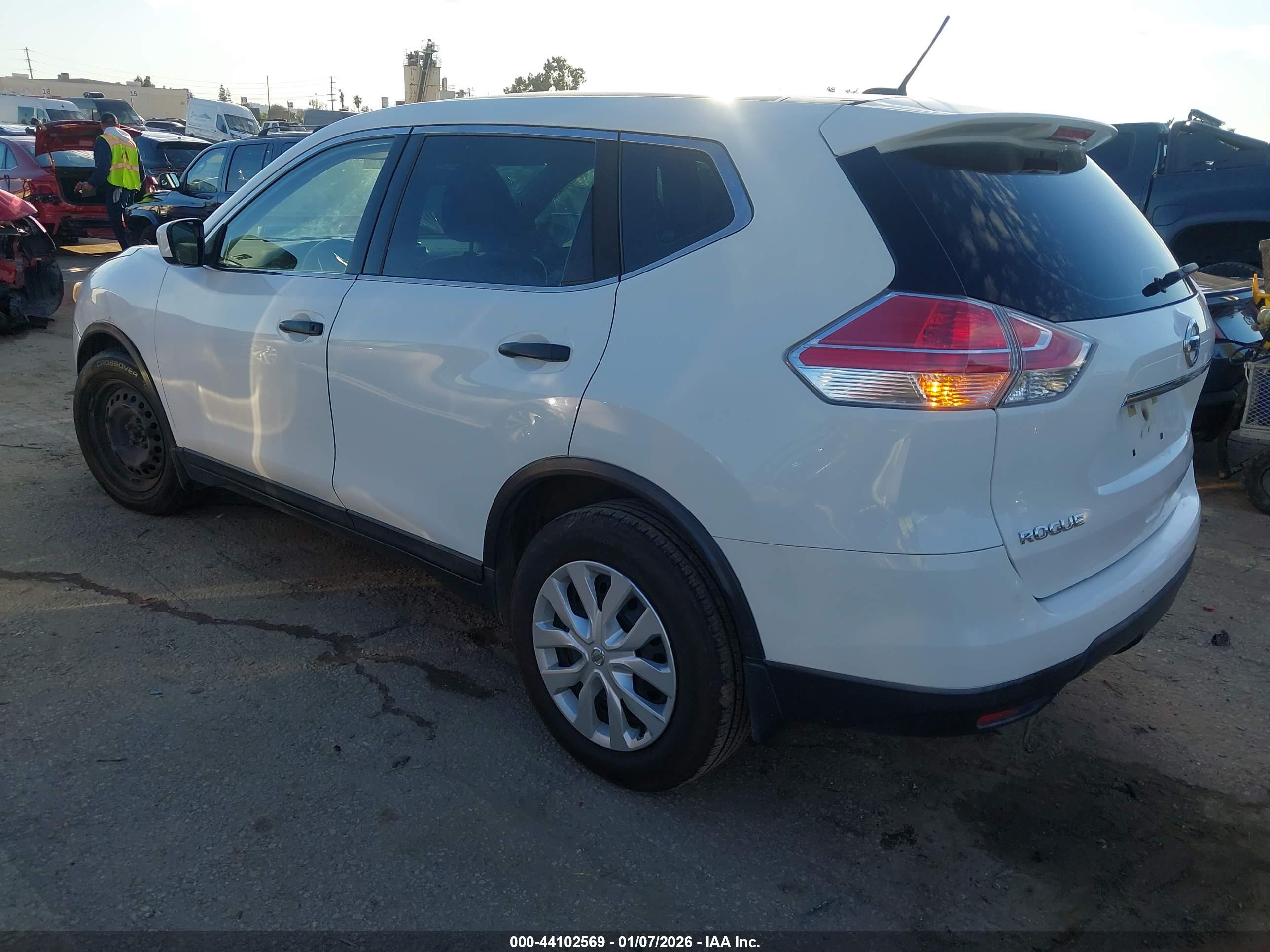 NISSAN ROGUE image 3