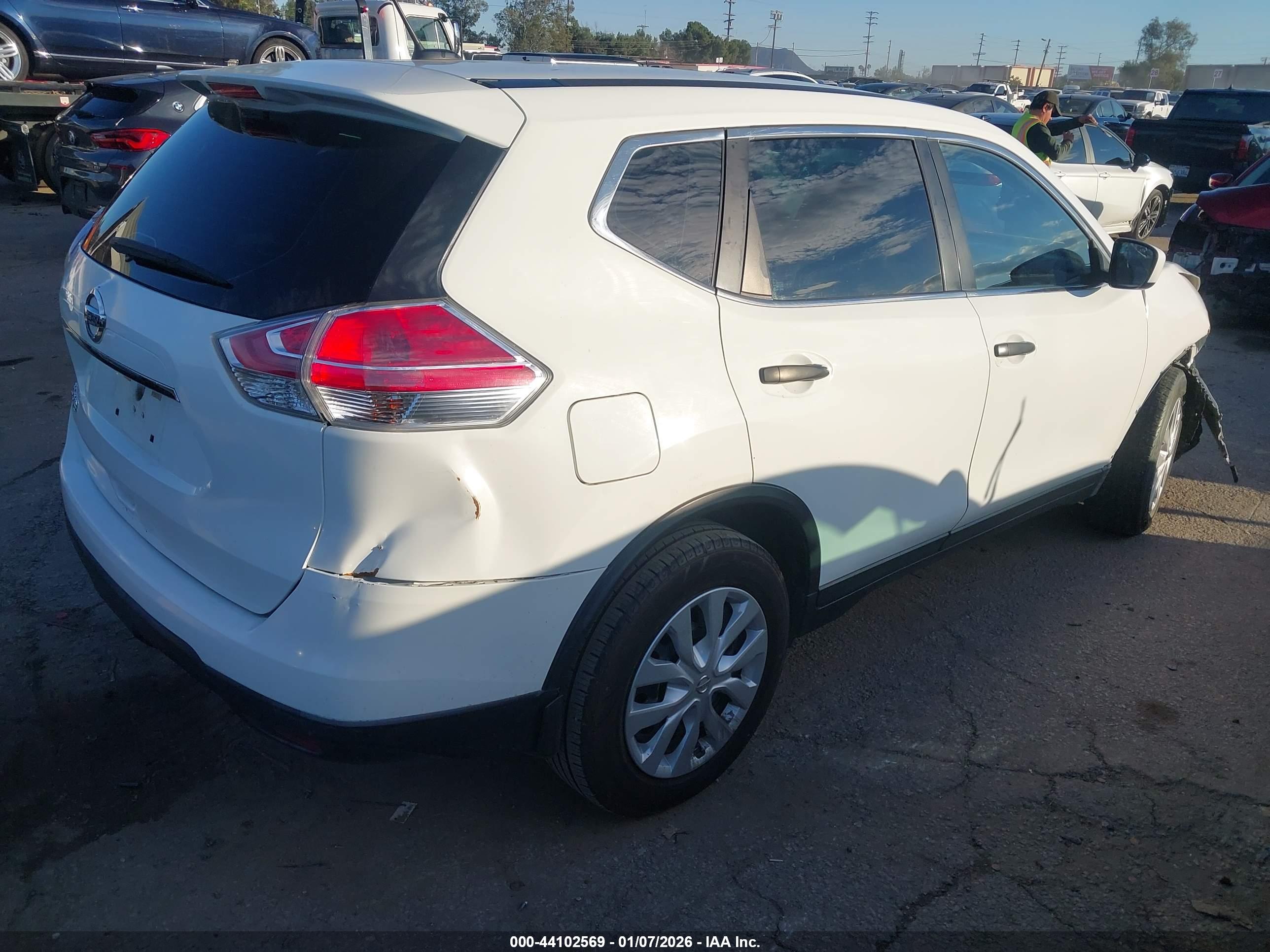 NISSAN ROGUE image 4