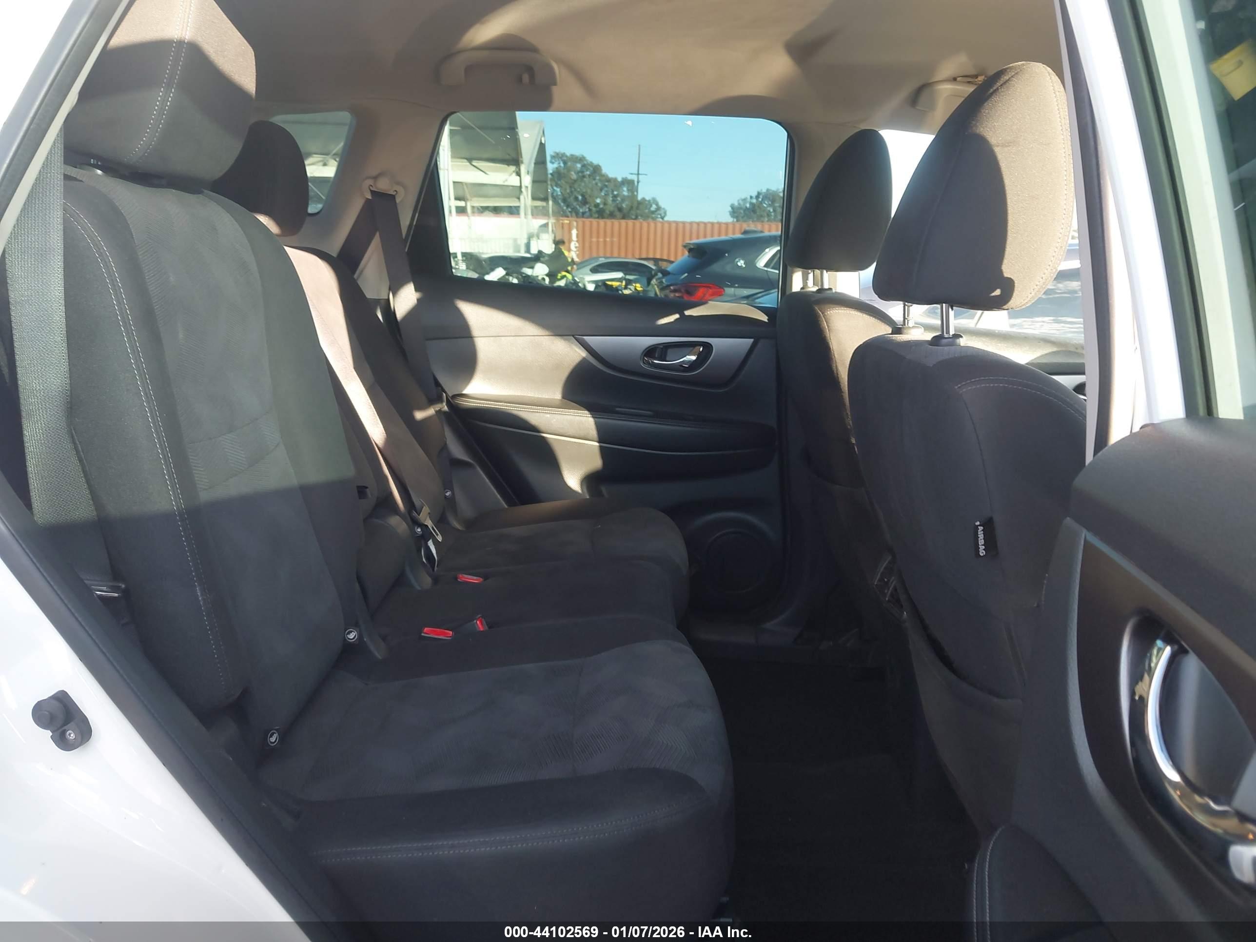 NISSAN ROGUE image 8