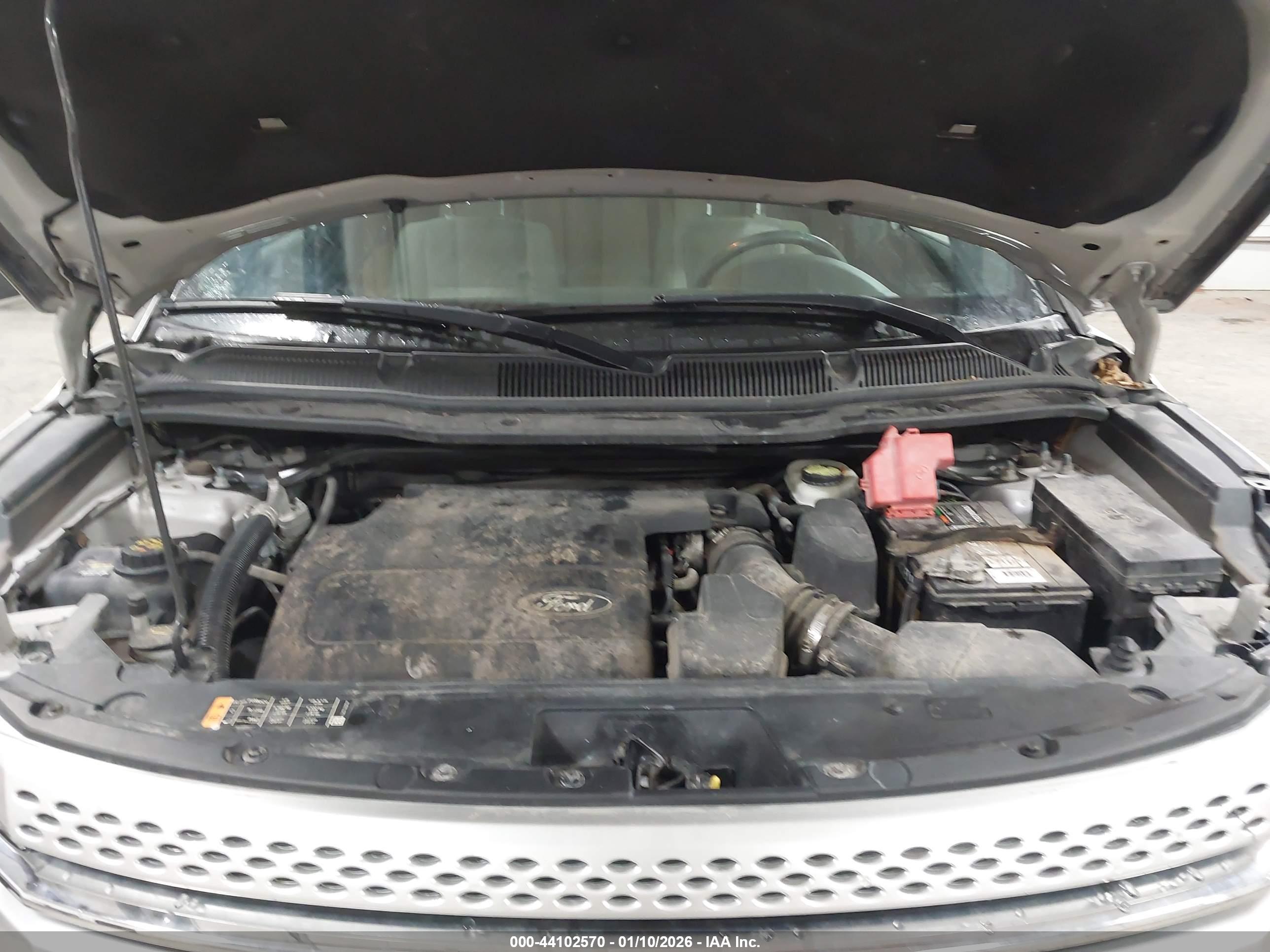 FORD EXPLORER image 10