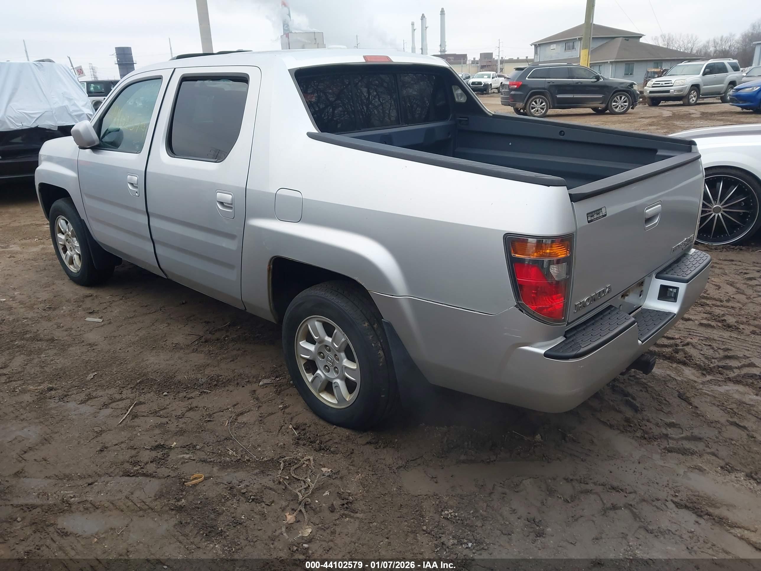 HONDA RIDGELINE image 3
