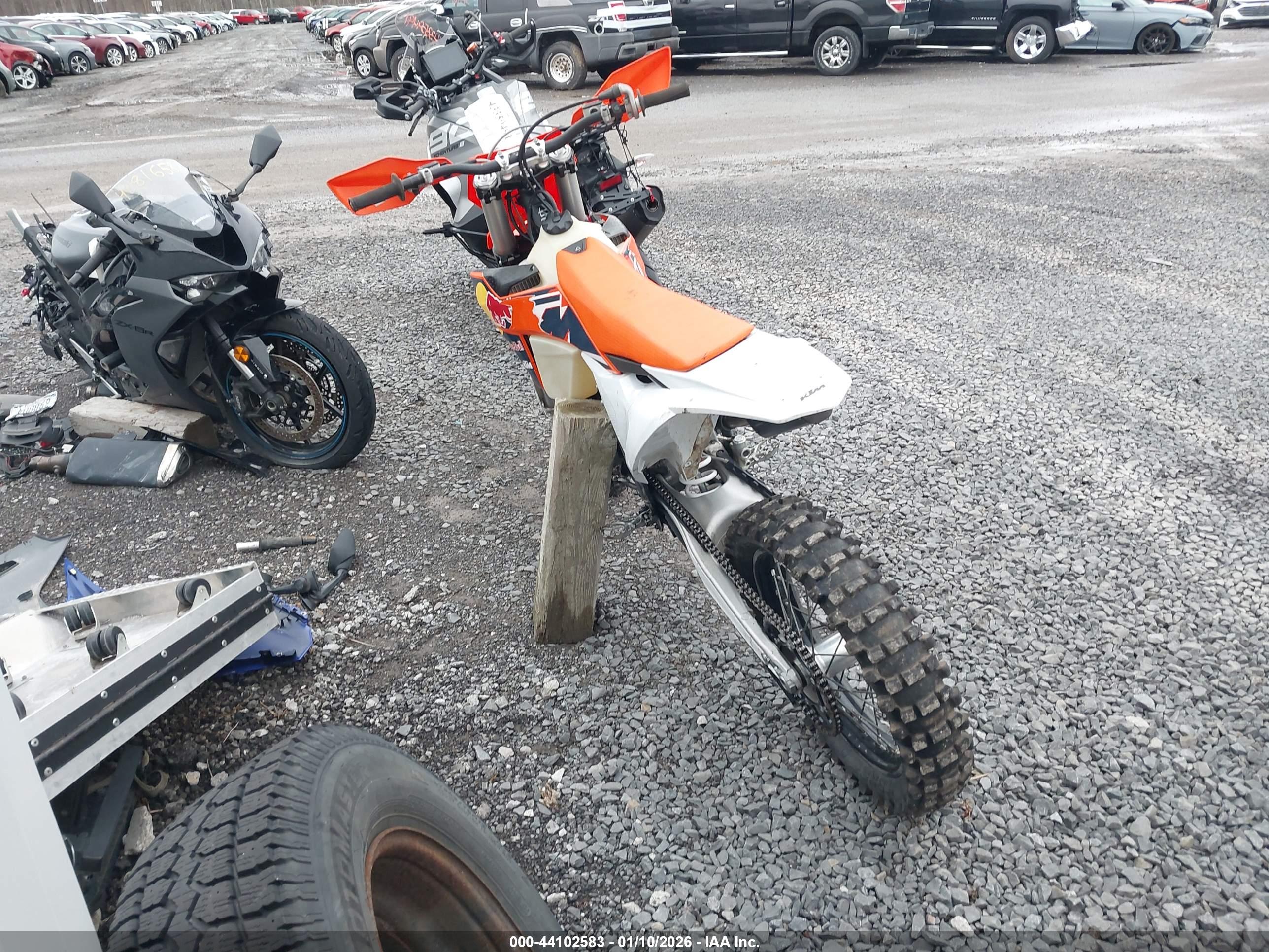 KTM 300 image 3