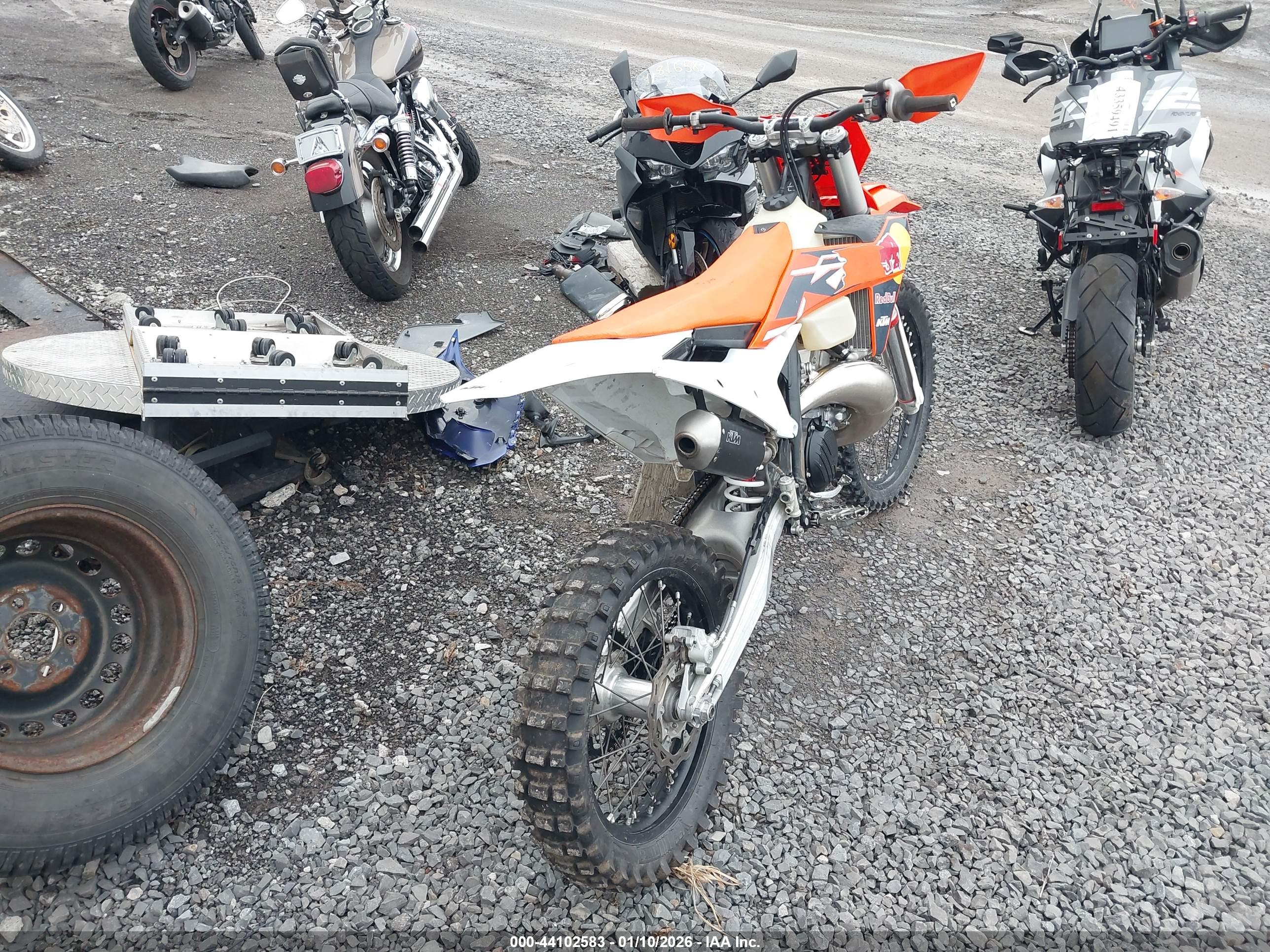 KTM 300 image 4