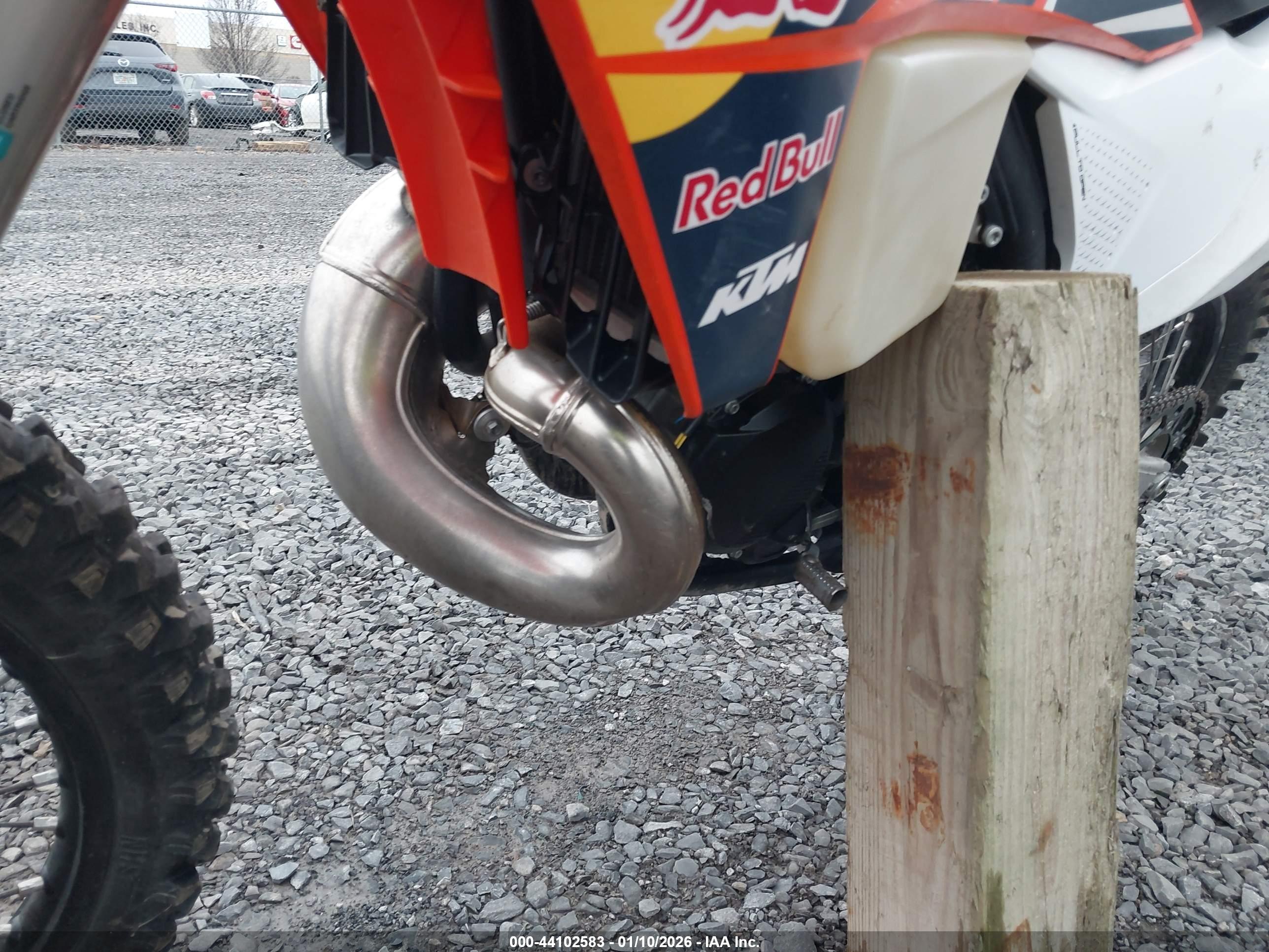 KTM 300 image 9
