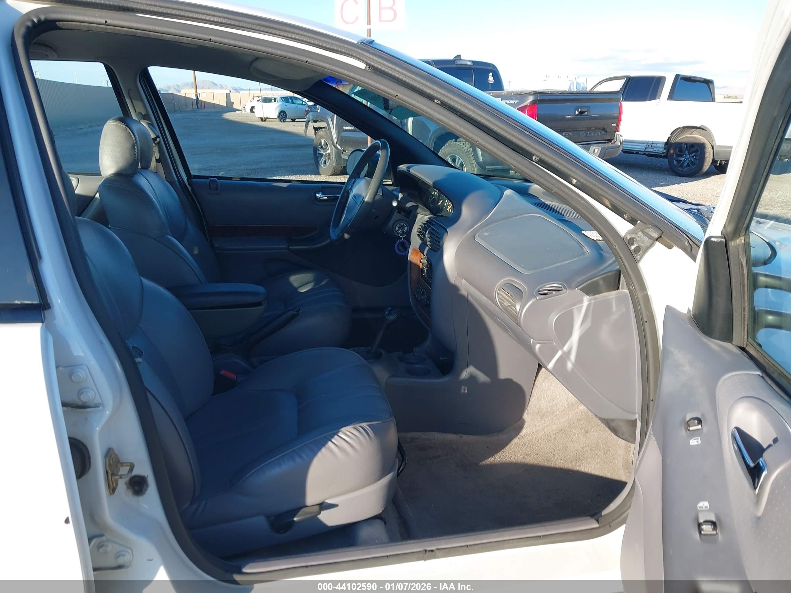 CHRYSLER CIRRUS image 5