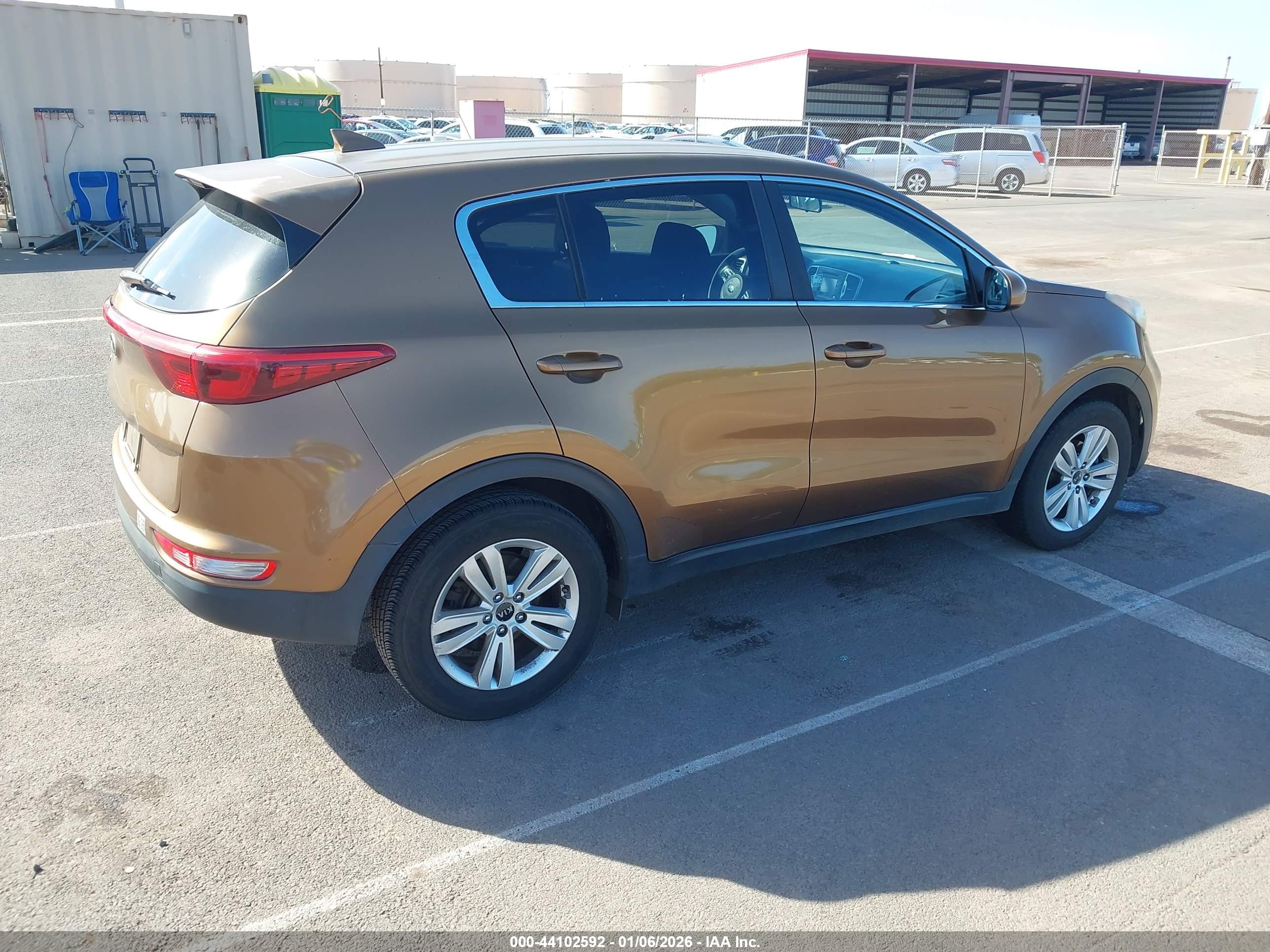 KIA SPORTAGE image 4