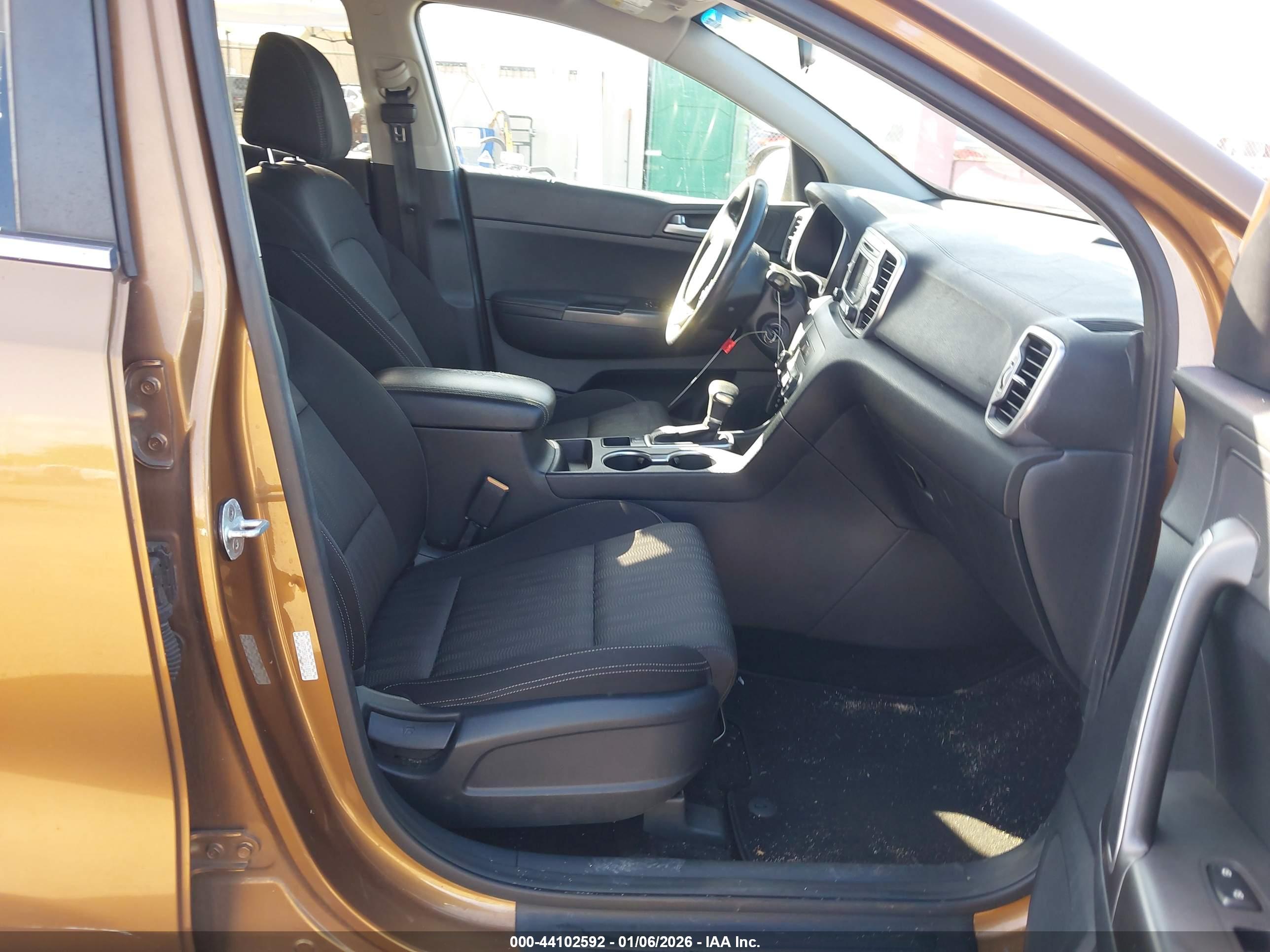 KIA SPORTAGE image 5