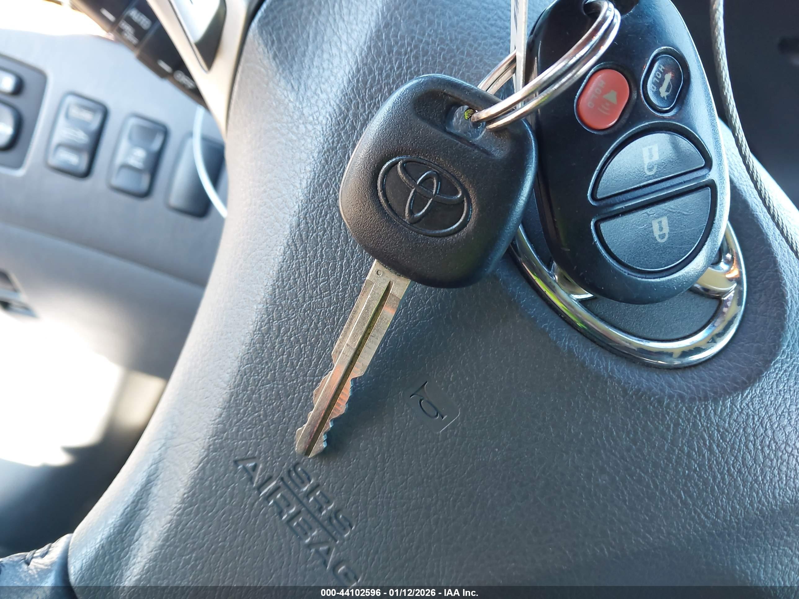 TOYOTA CAMRY image 11