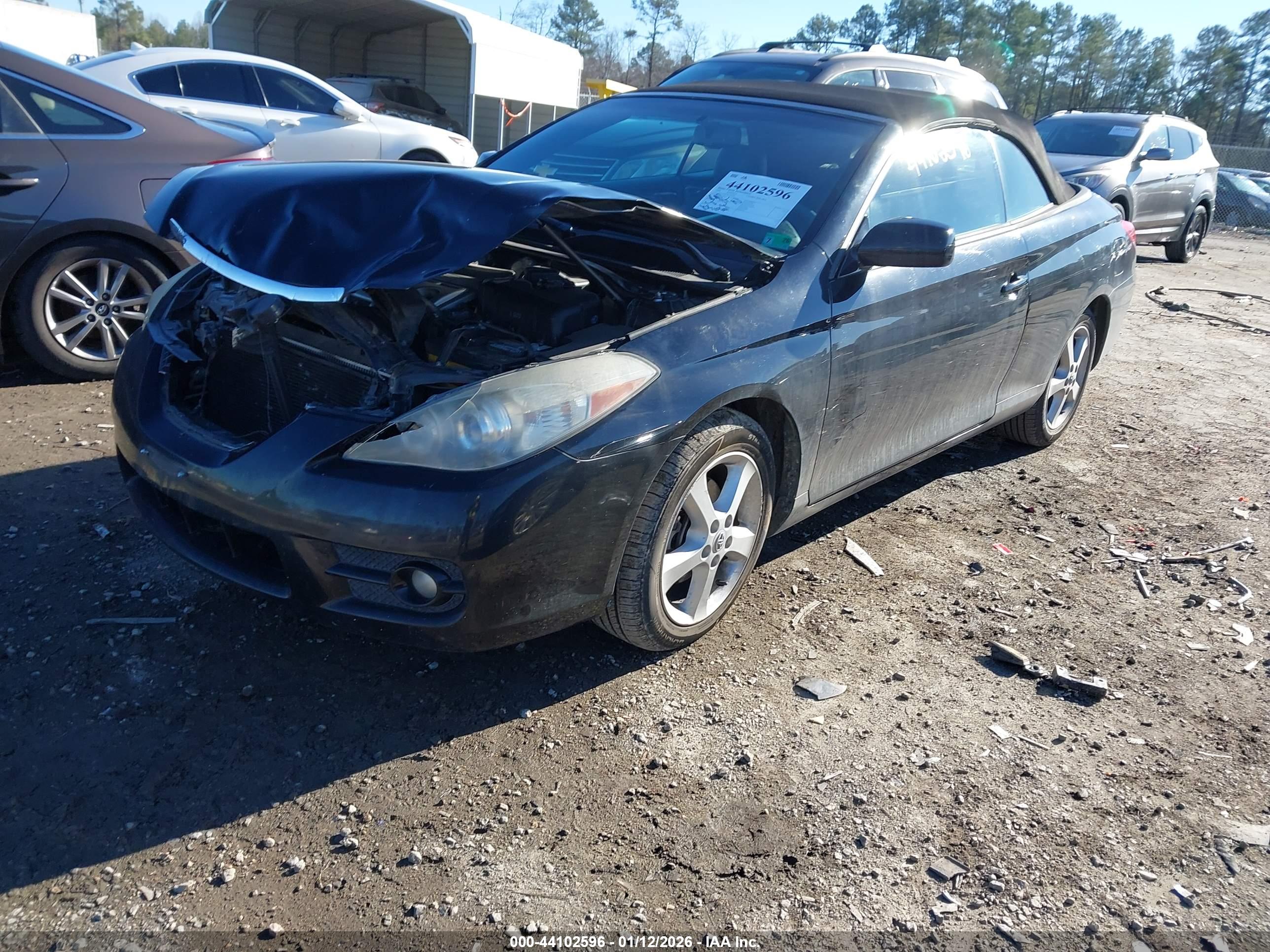 TOYOTA CAMRY image 2