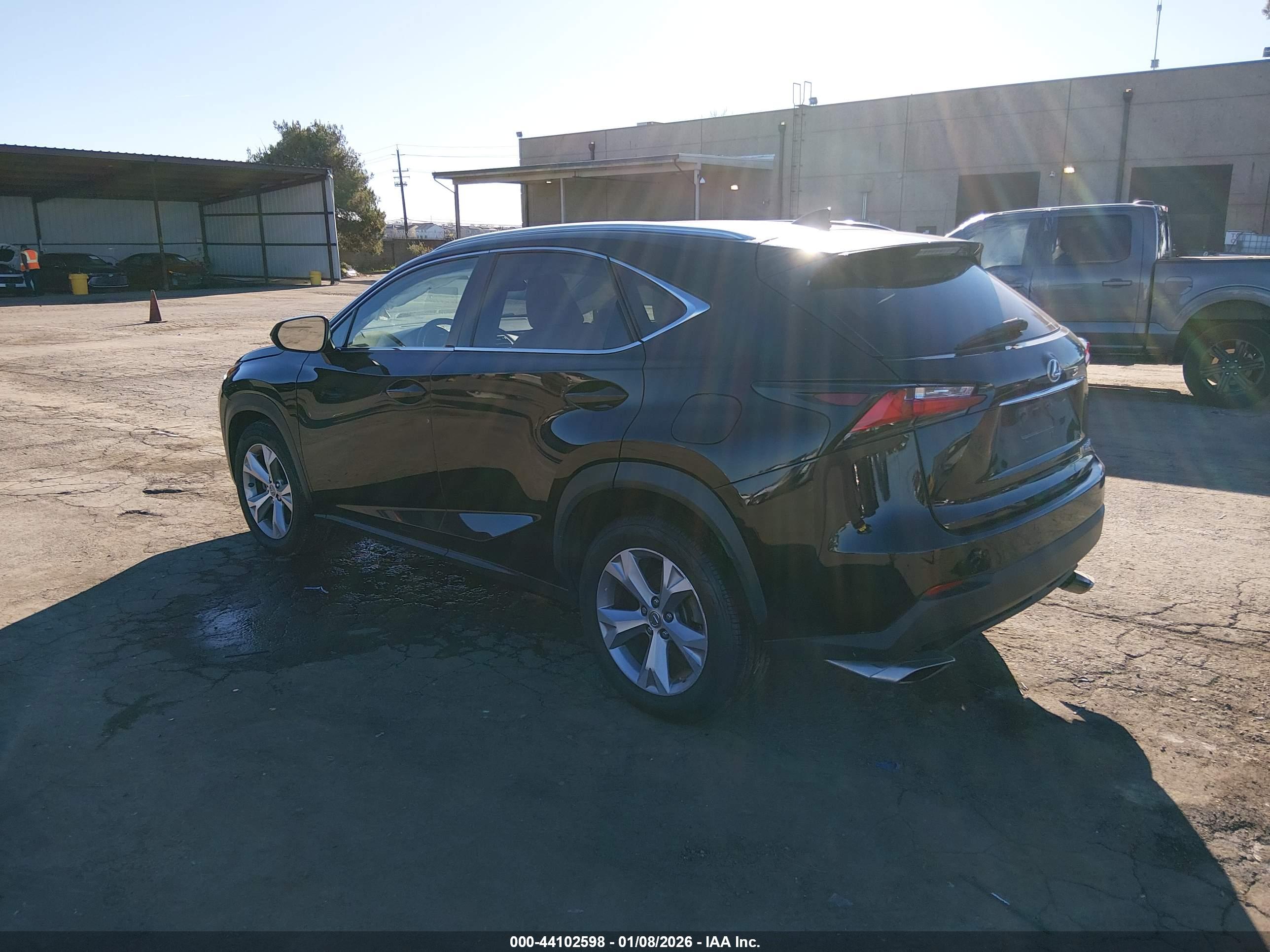 LEXUS NX image 3