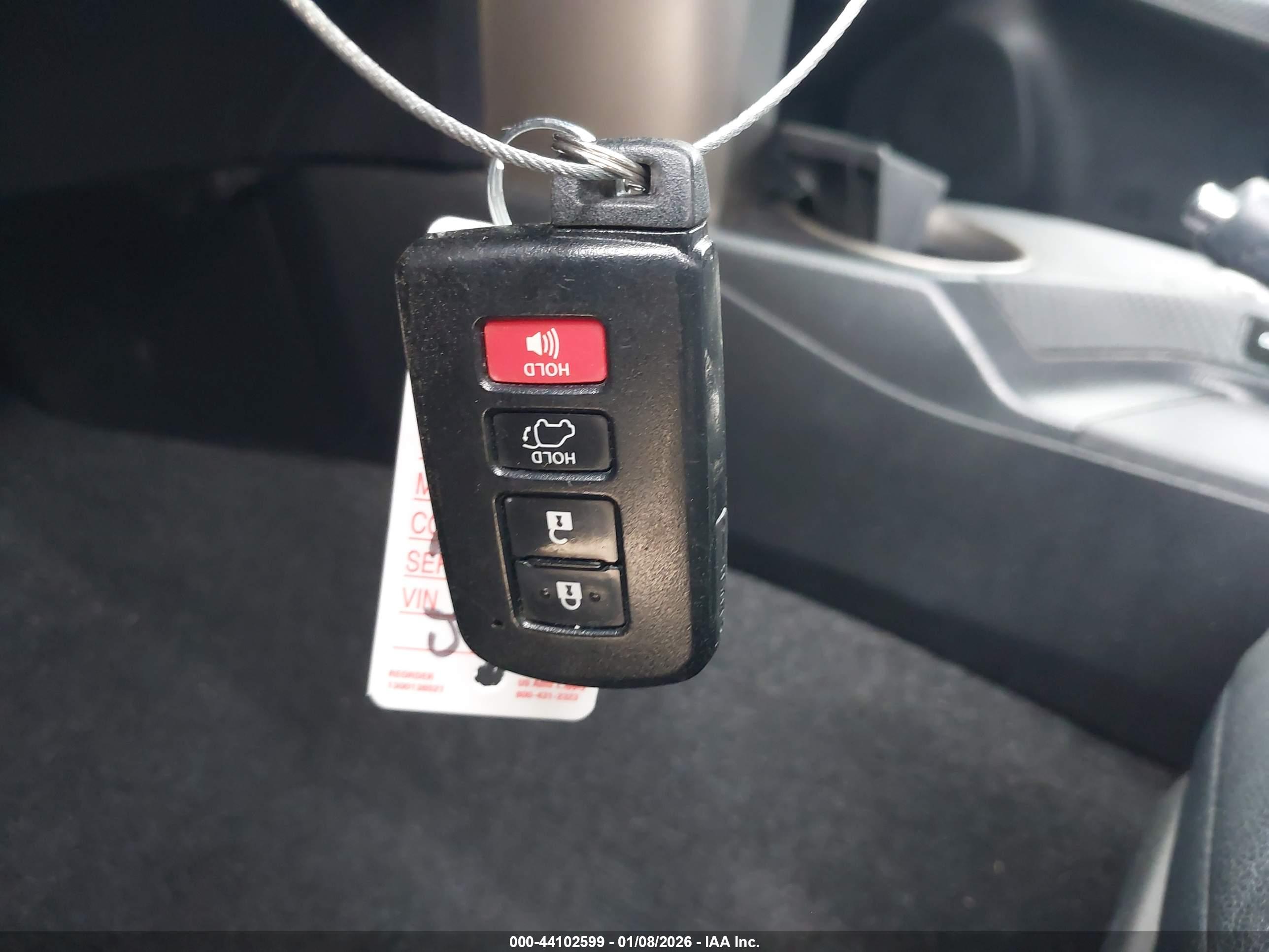 TOYOTA RAV4 image 11