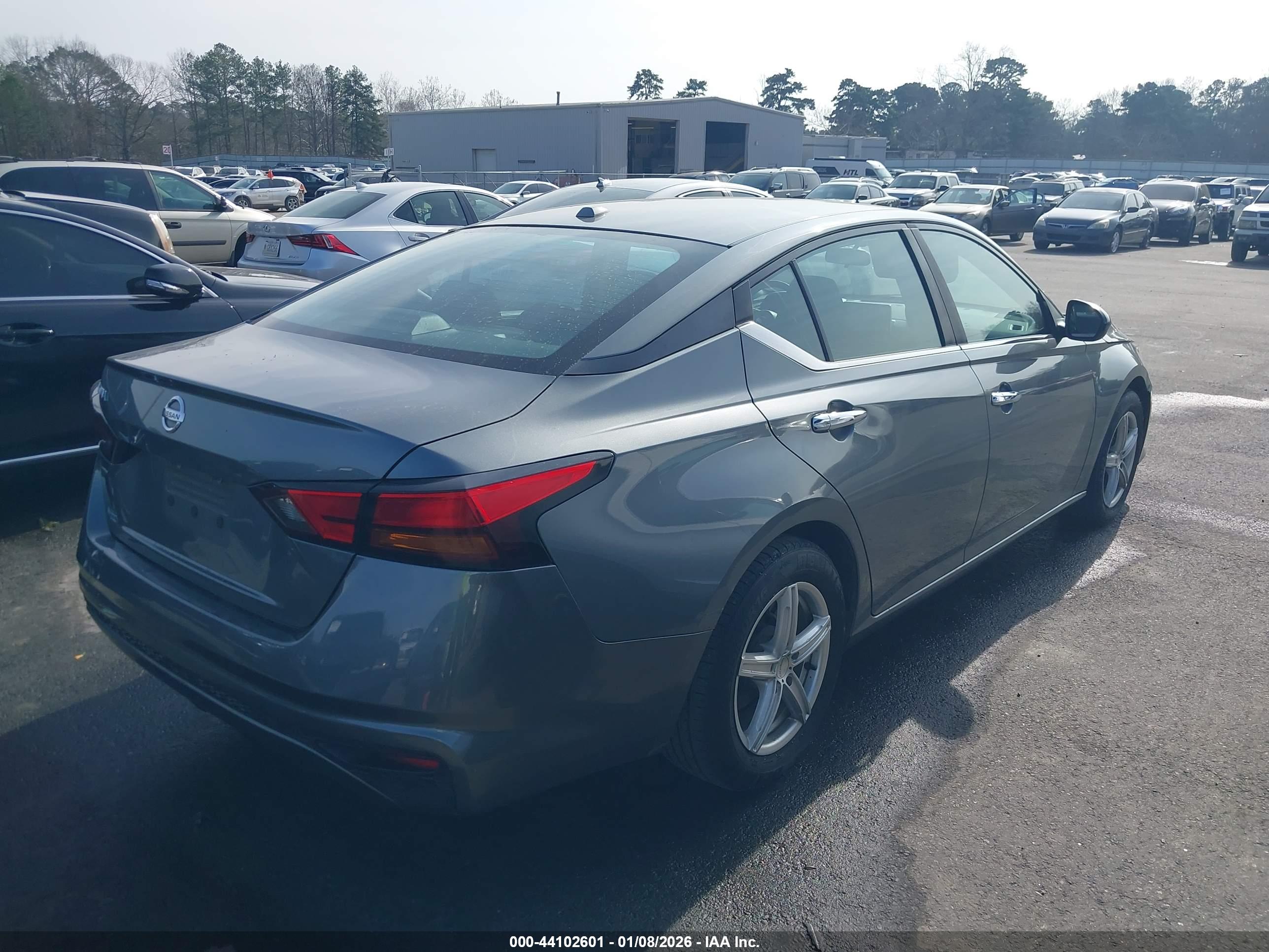 NISSAN ALTIMA image 4