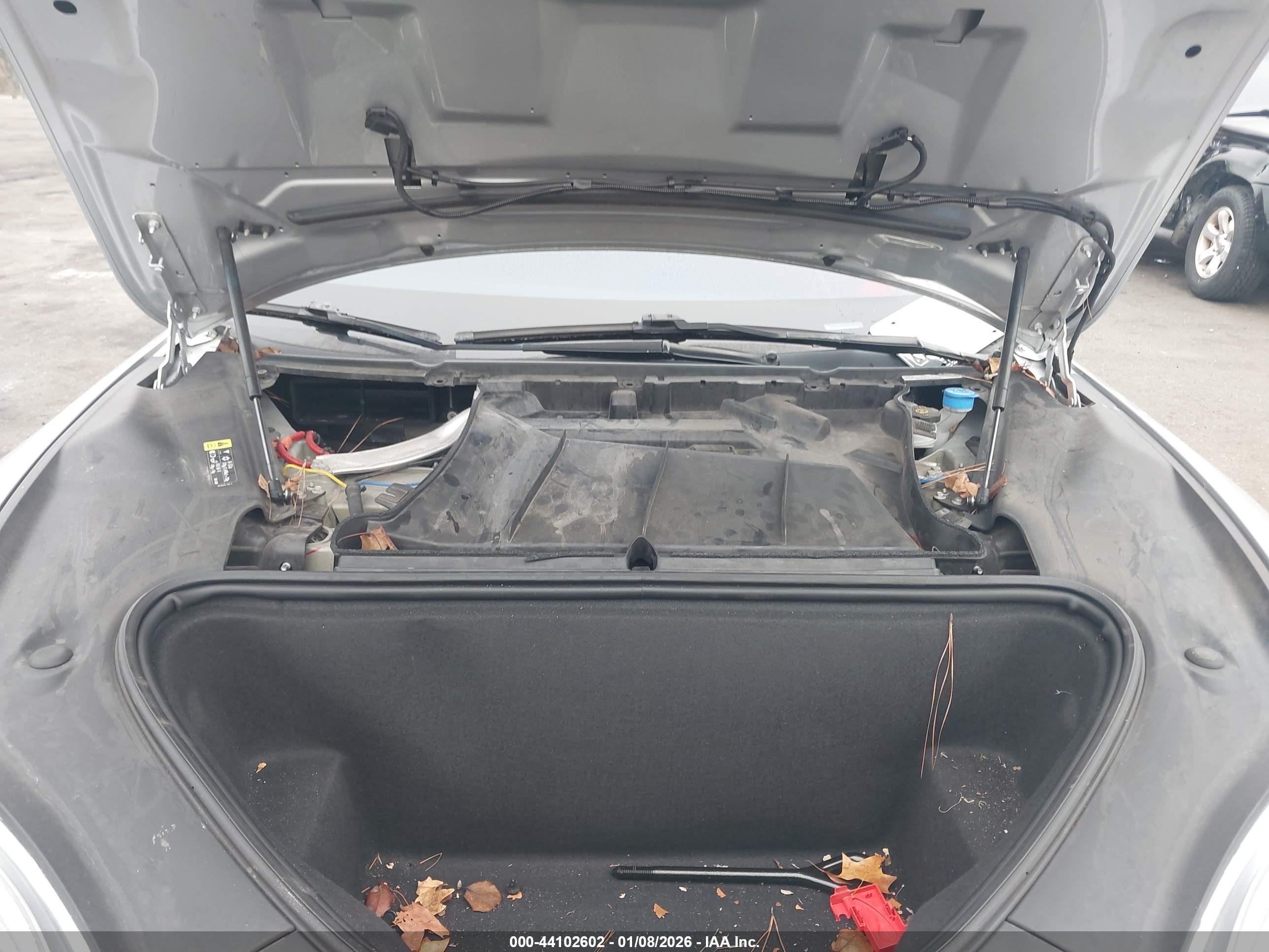 TESLA MODEL image 10