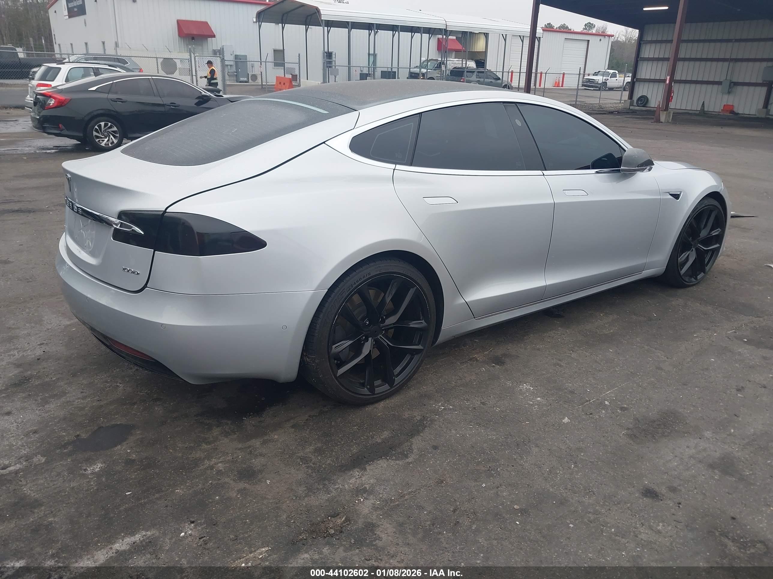TESLA MODEL image 4