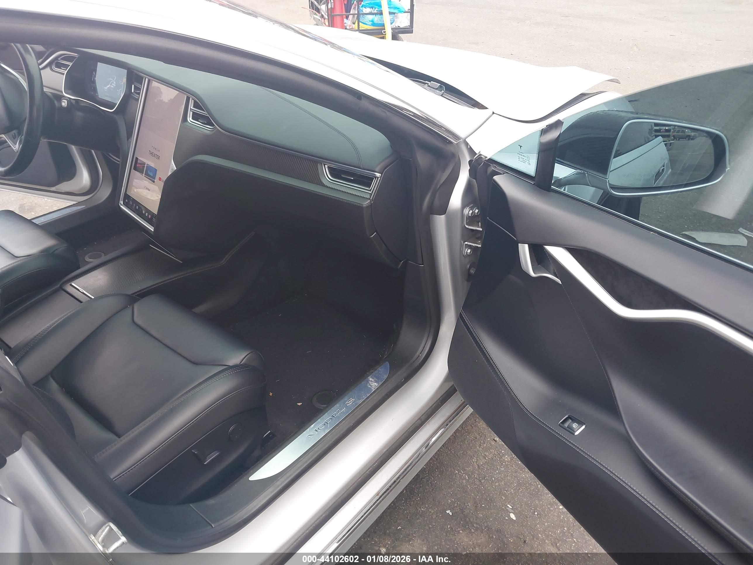 TESLA MODEL image 5