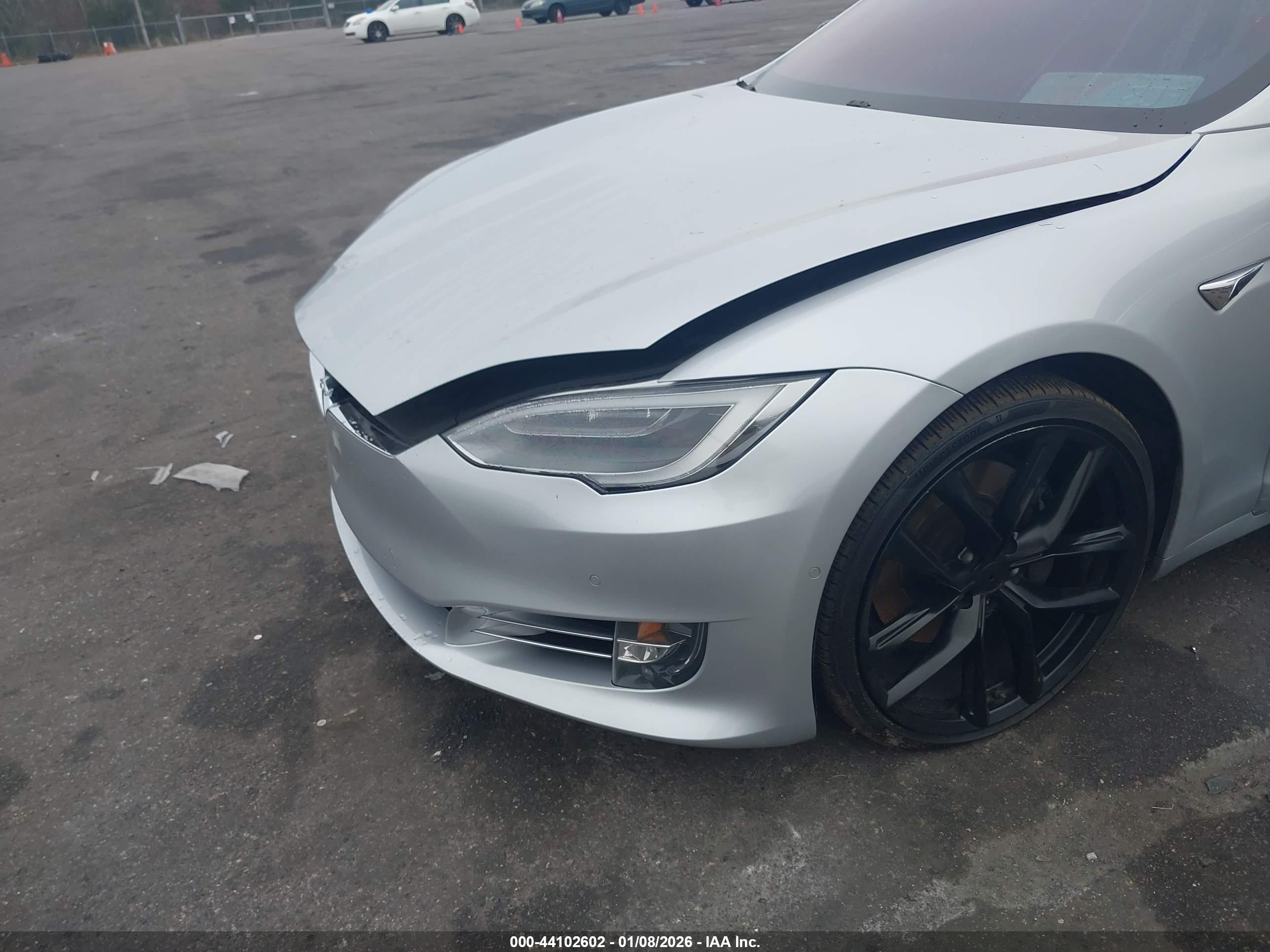 TESLA MODEL image 6