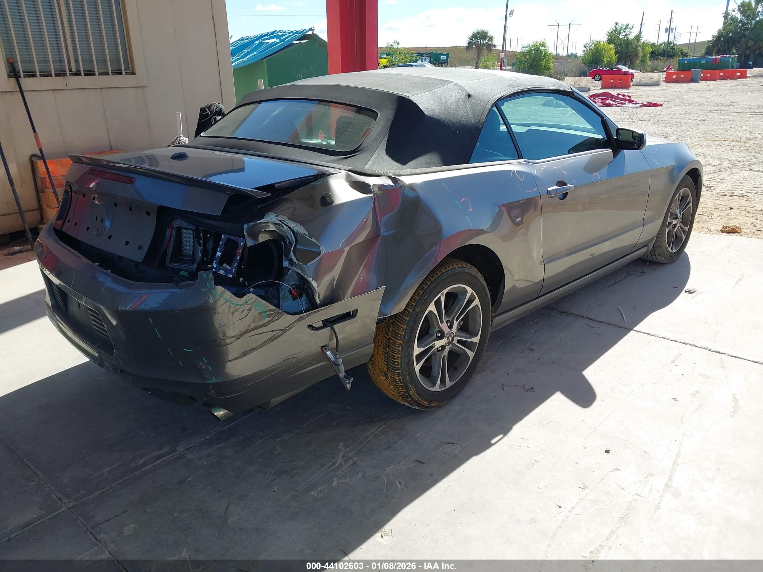 FORD MUSTANG image 4