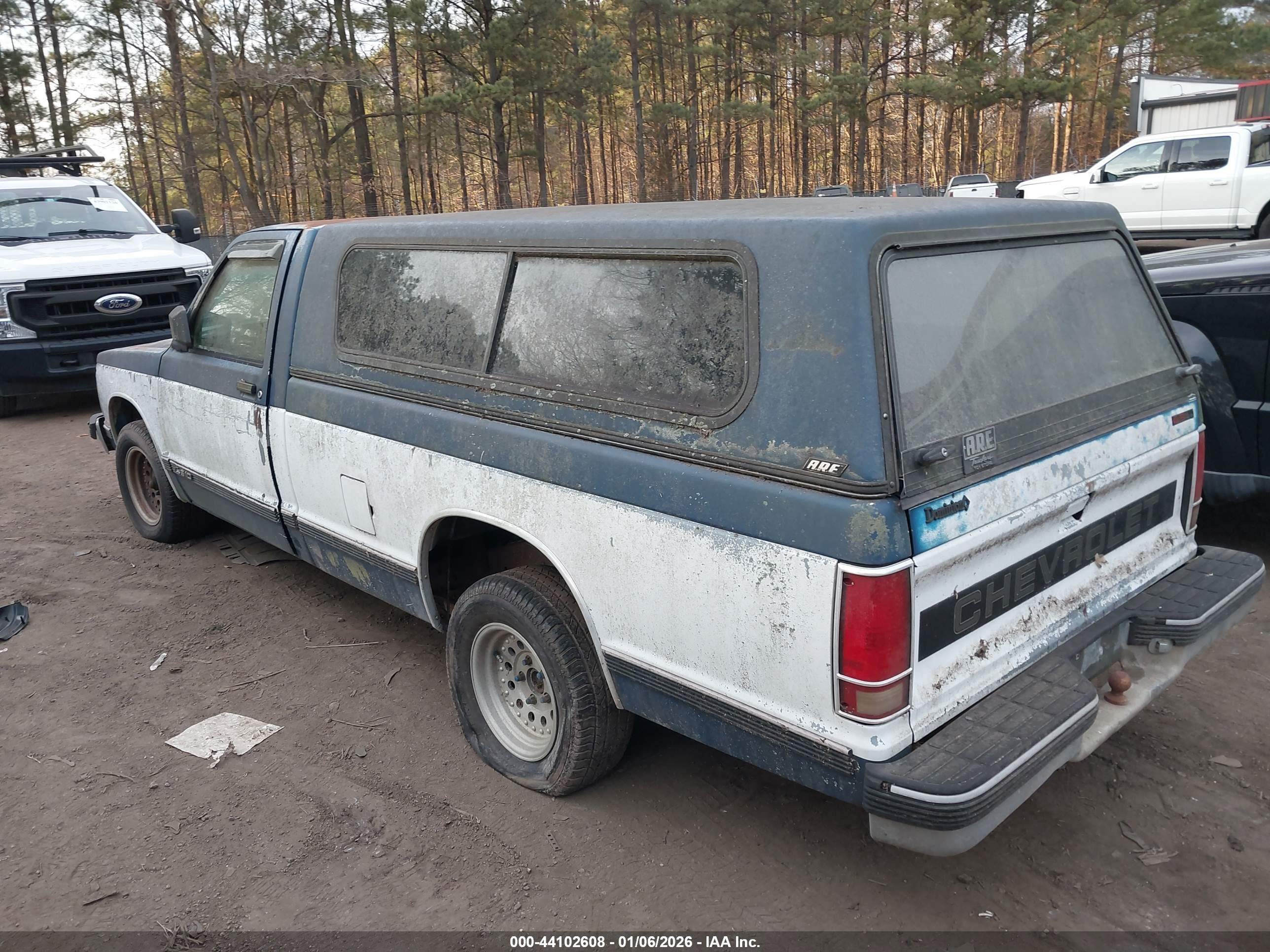 CHEVROLET S image 3