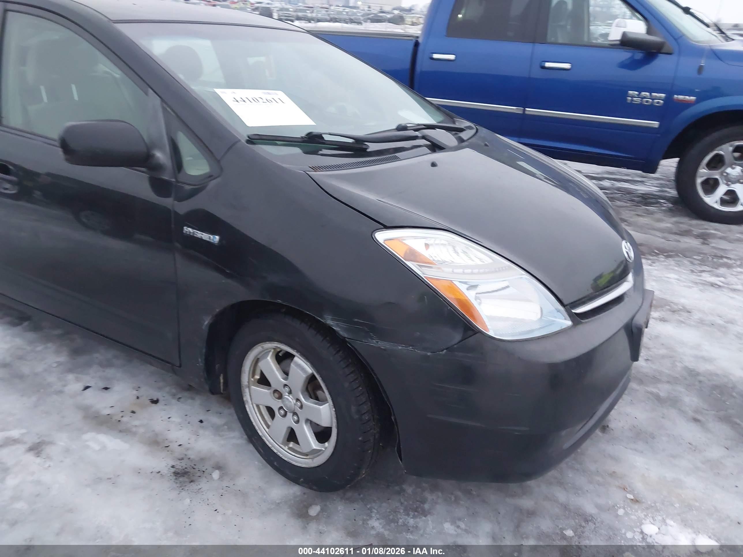 TOYOTA PRIUS image 6