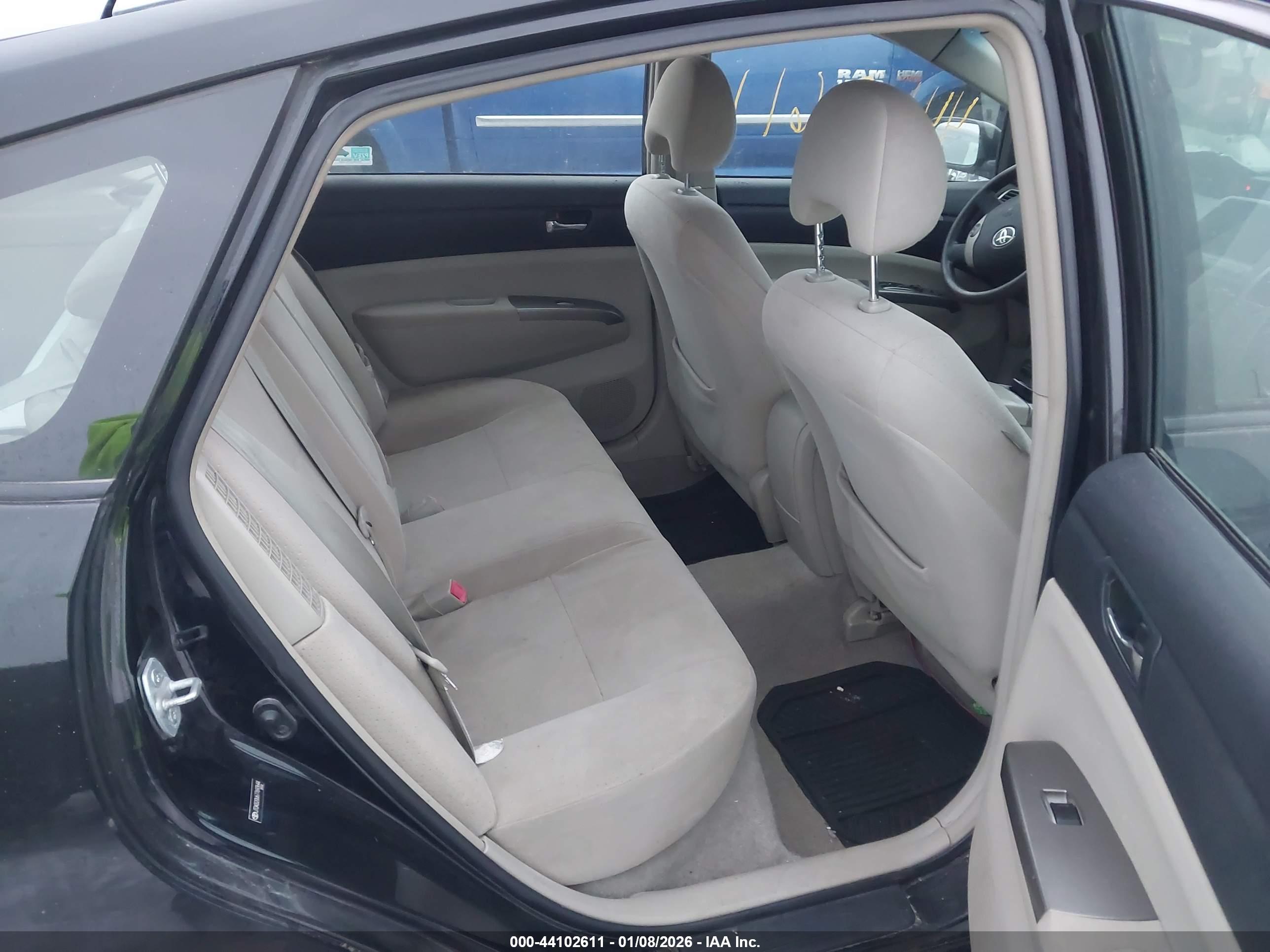 TOYOTA PRIUS image 8