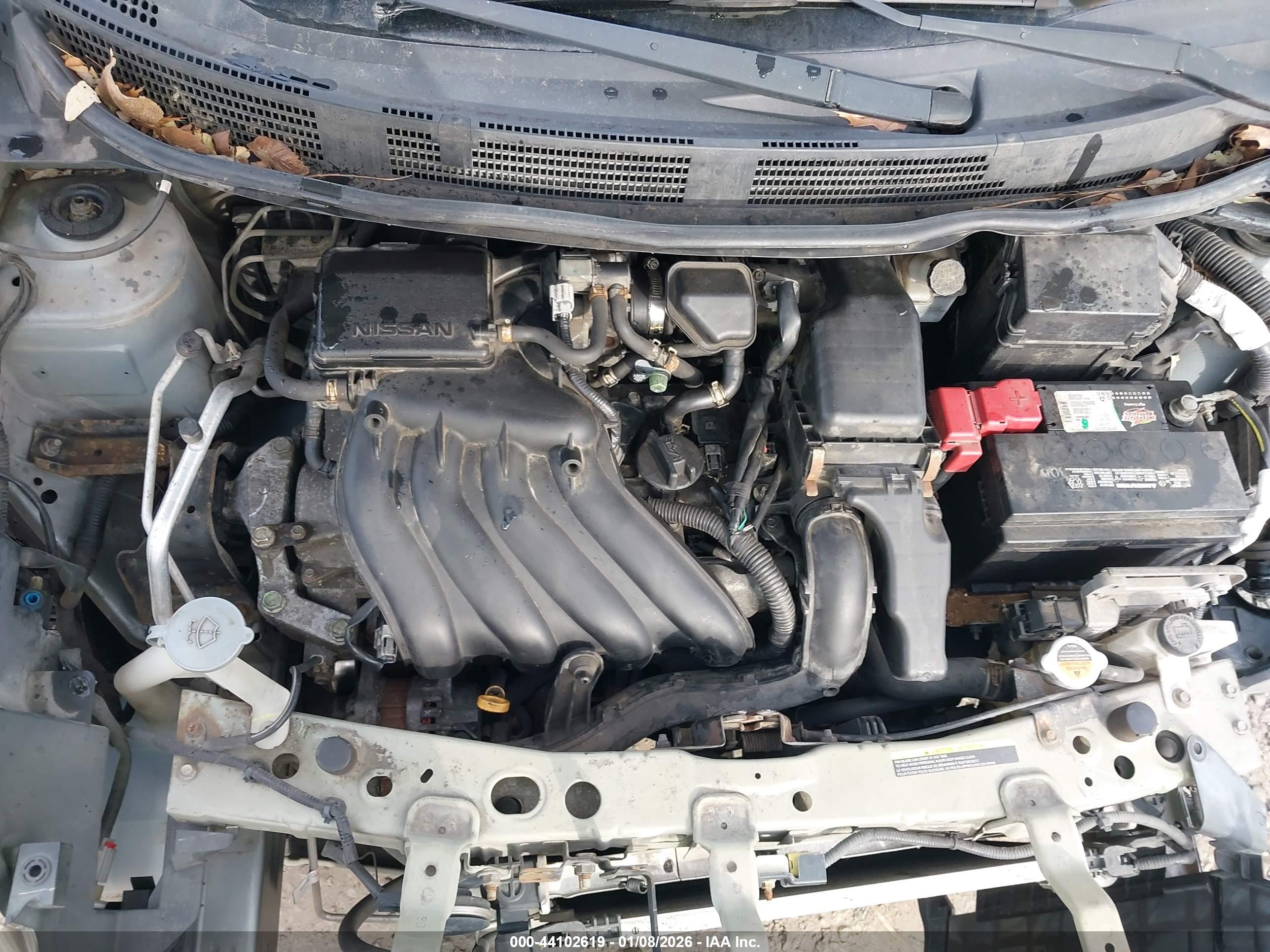 NISSAN VERSA image 10