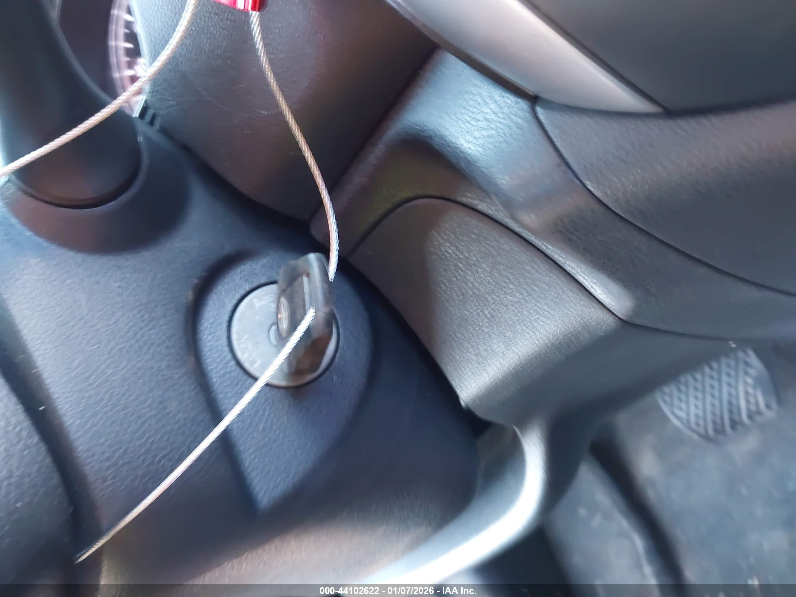 NISSAN VERSA image 11