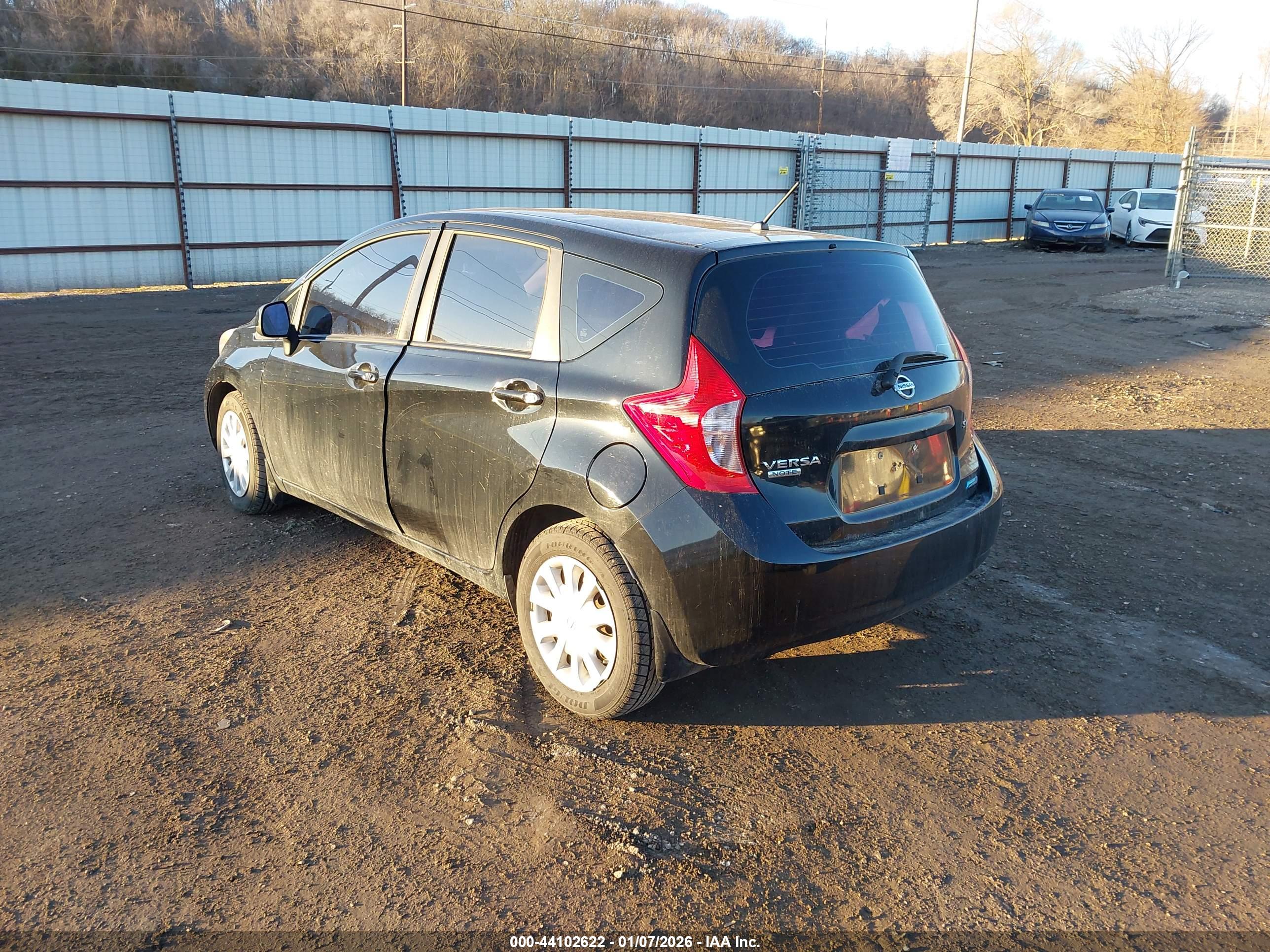 NISSAN VERSA image 3