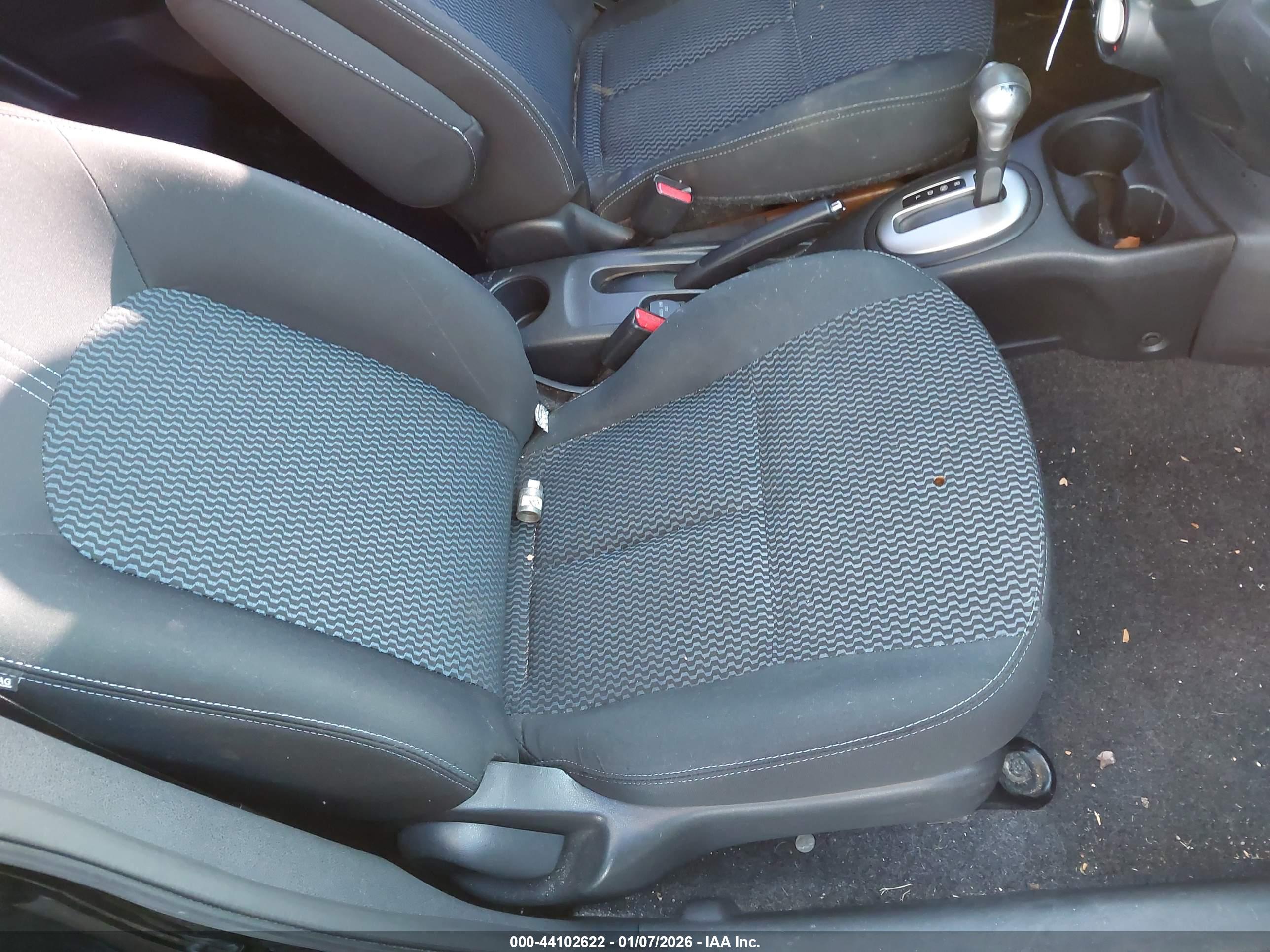 NISSAN VERSA image 5