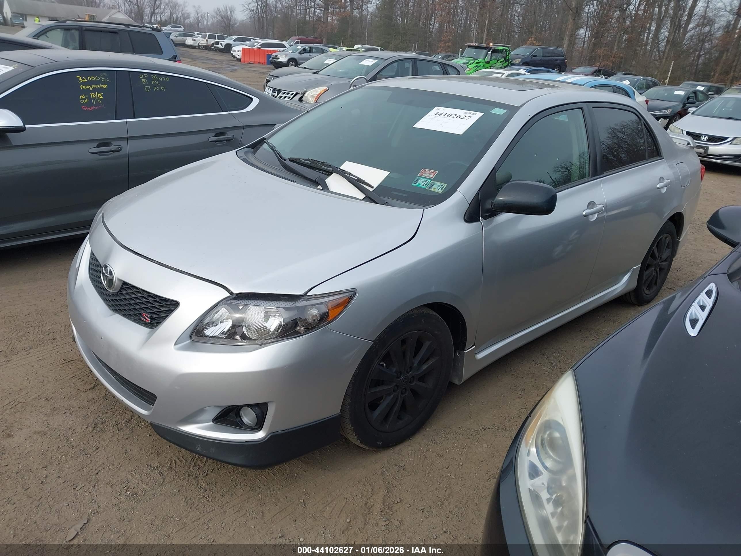 TOYOTA COROLLA image 2
