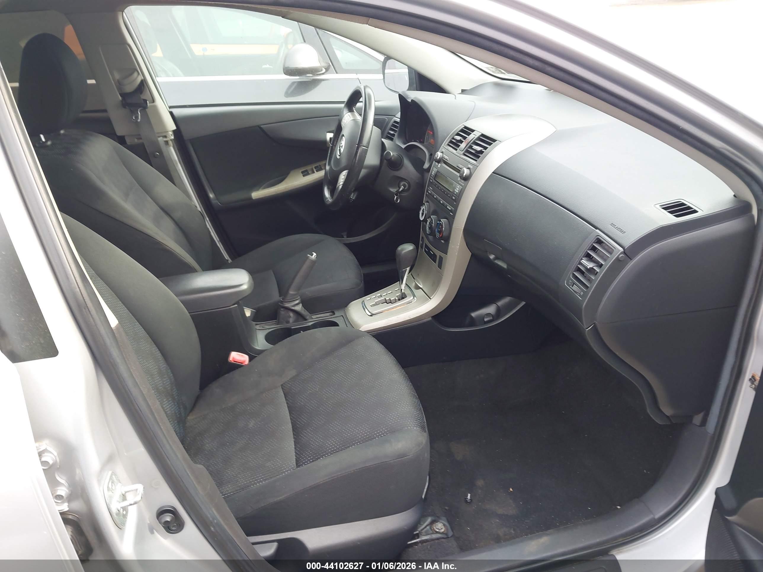 TOYOTA COROLLA image 5