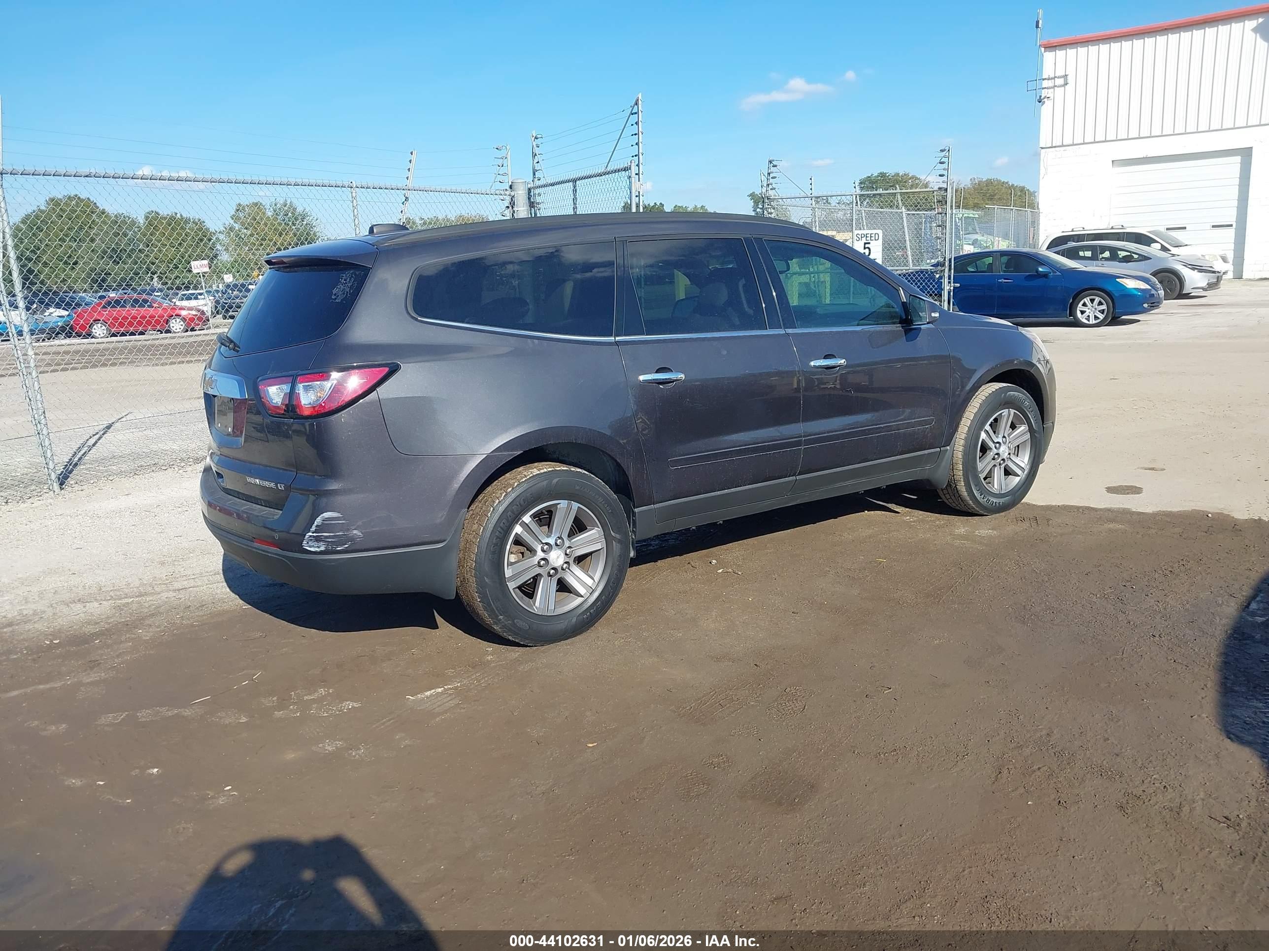 CHEVROLET TRAVERSE image 4