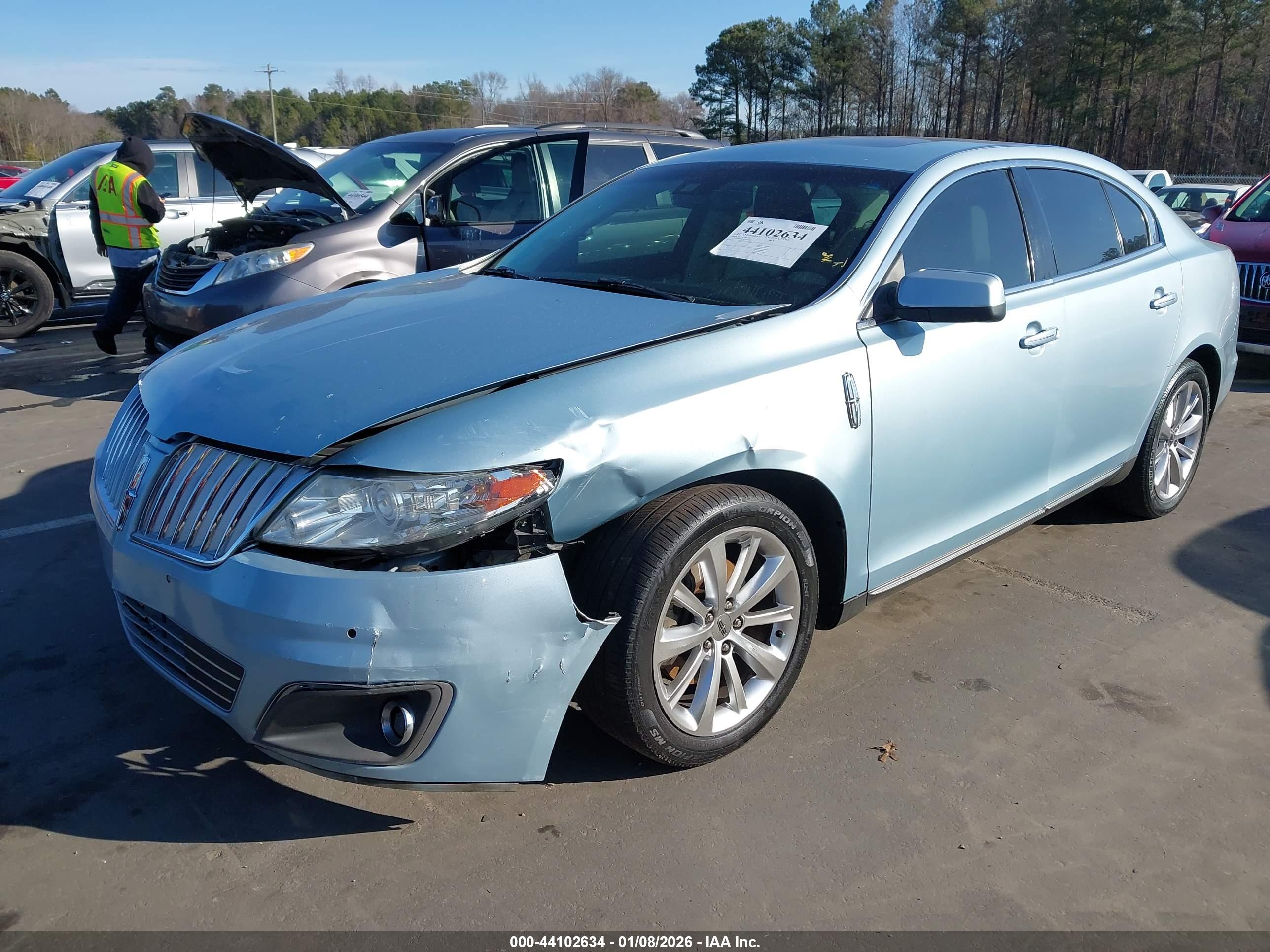 LINCOLN MKS image 2