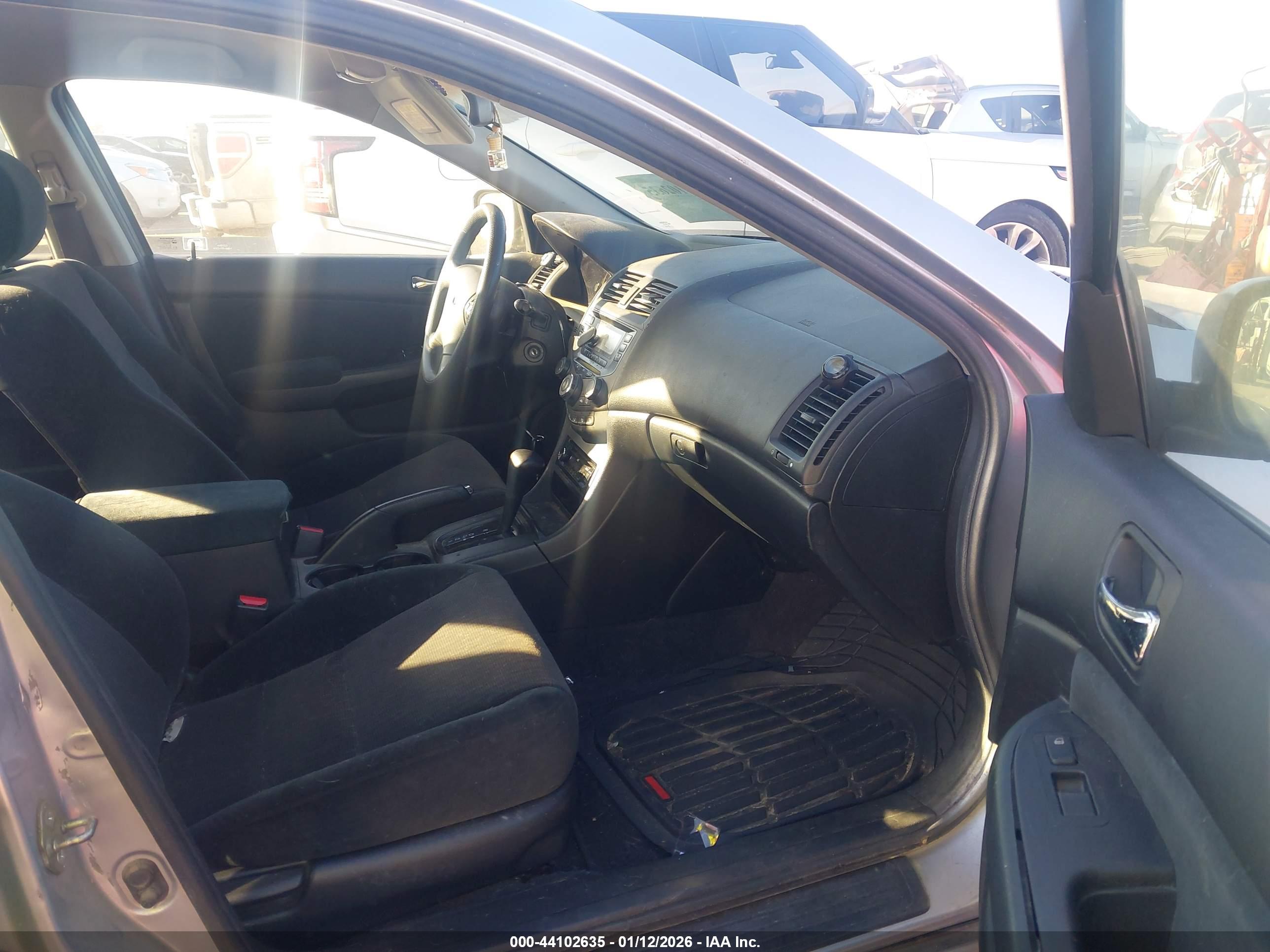 HONDA ACCORD image 5
