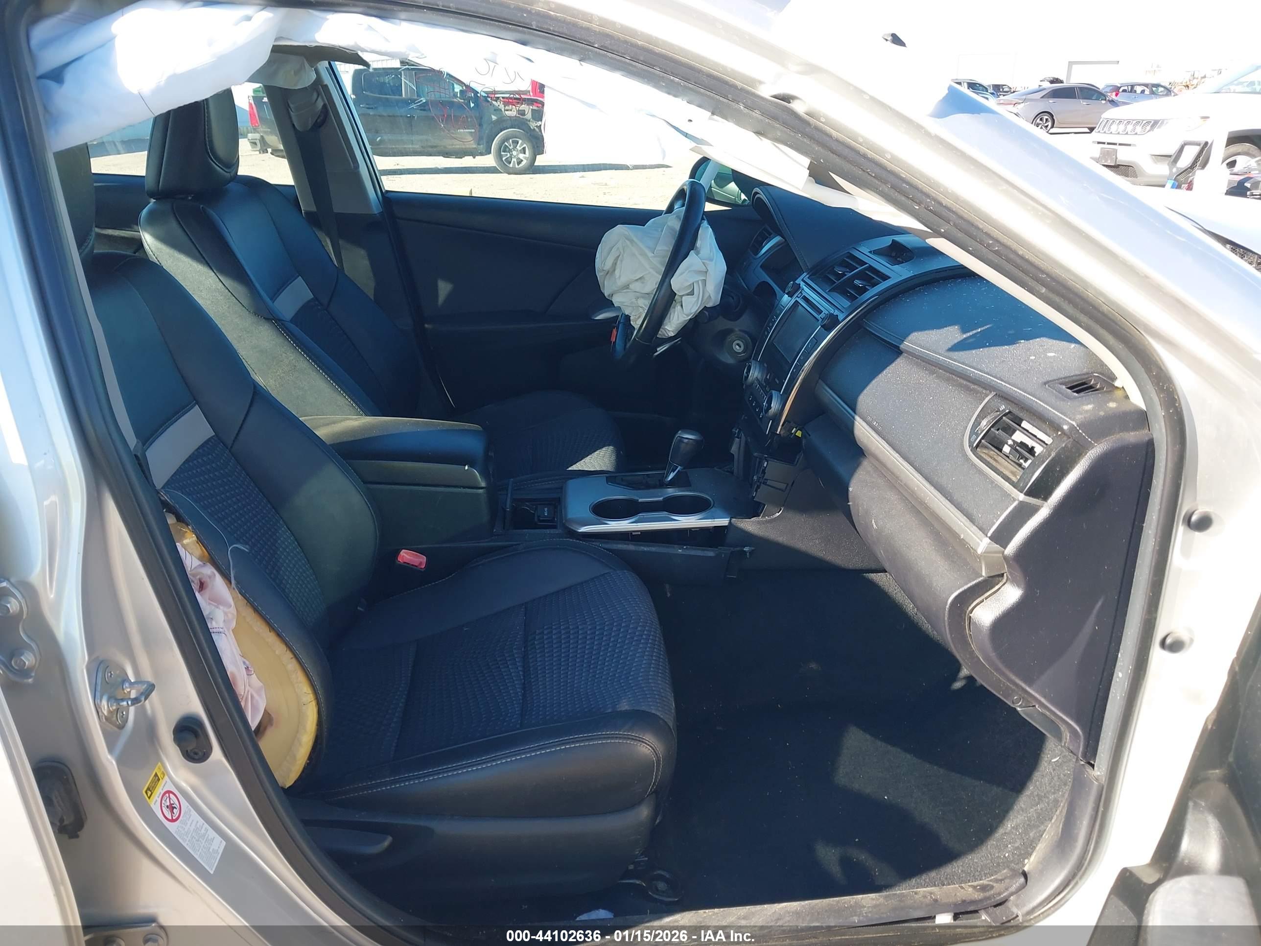 TOYOTA CAMRY image 5