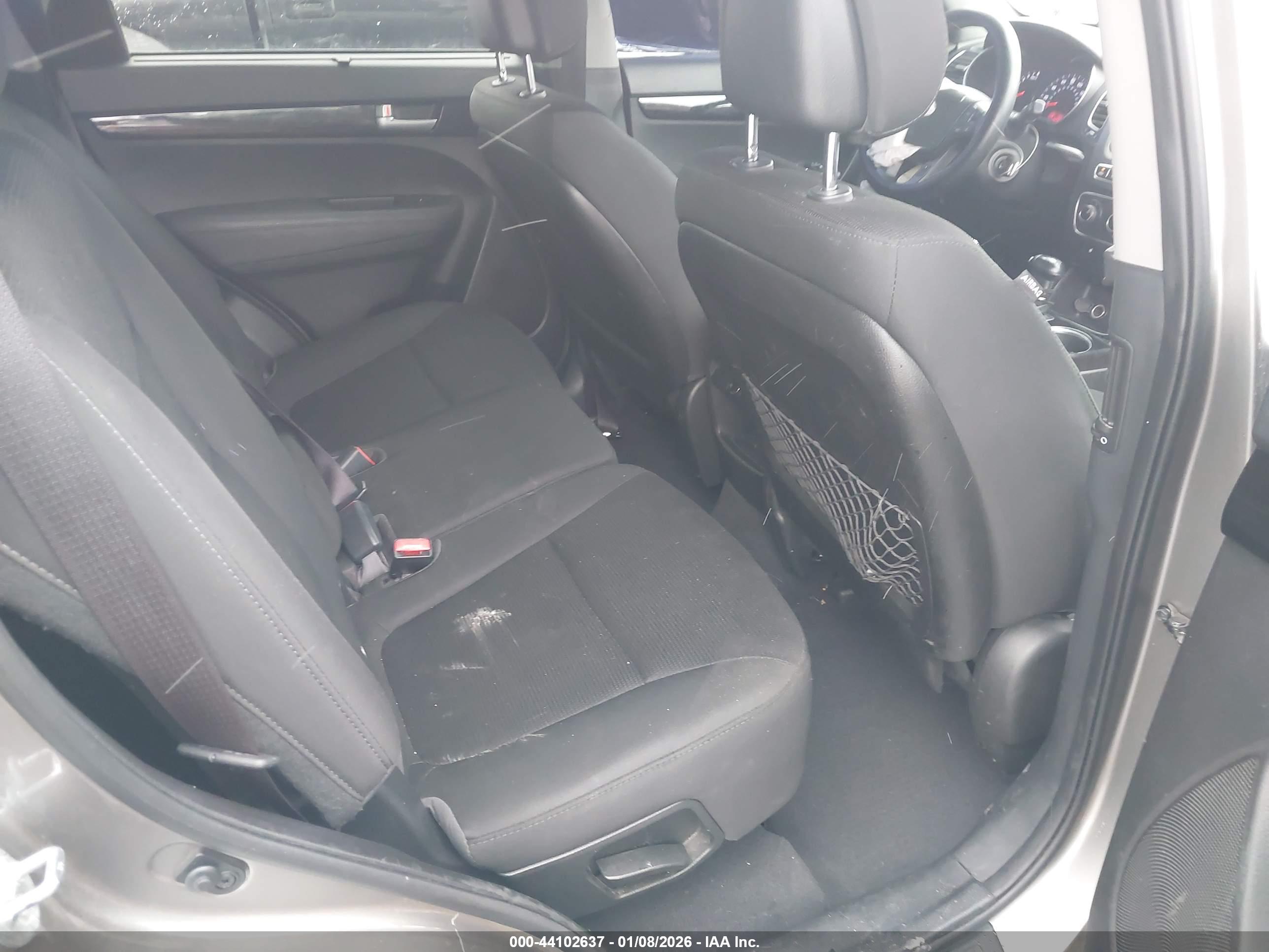 KIA SORENTO image 8