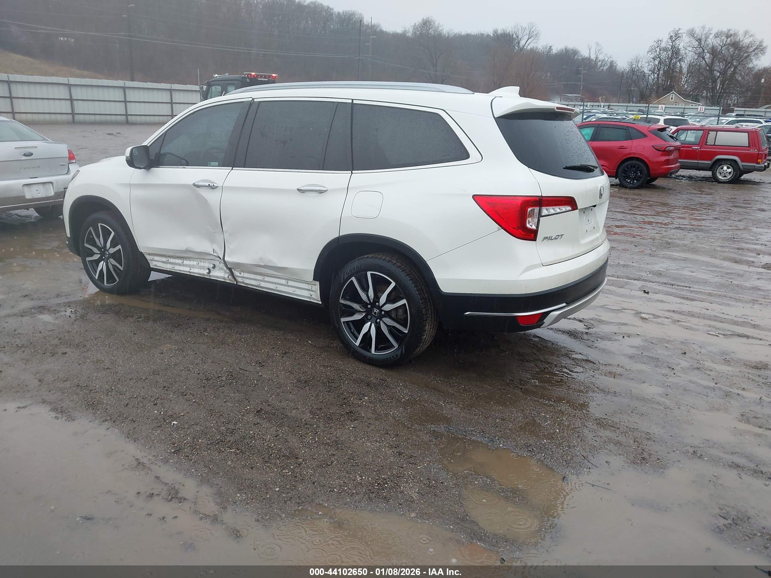HONDA PILOT image 3