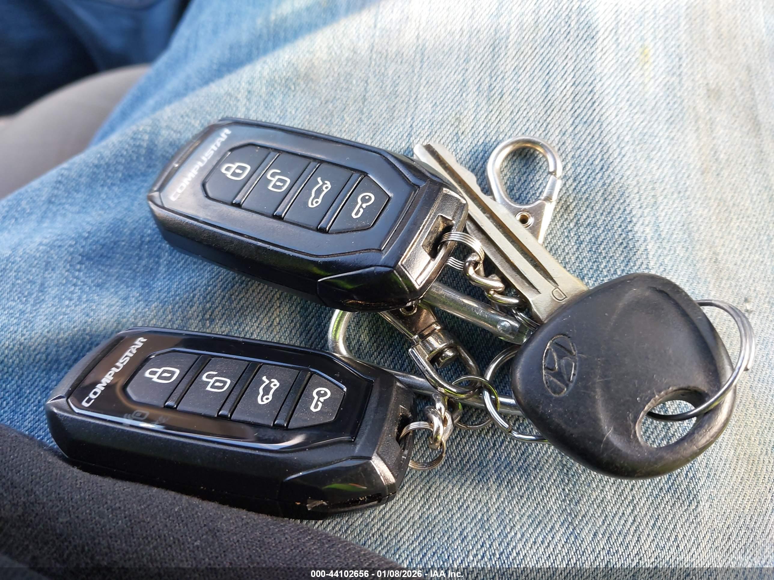 HYUNDAI ELANTRA image 11