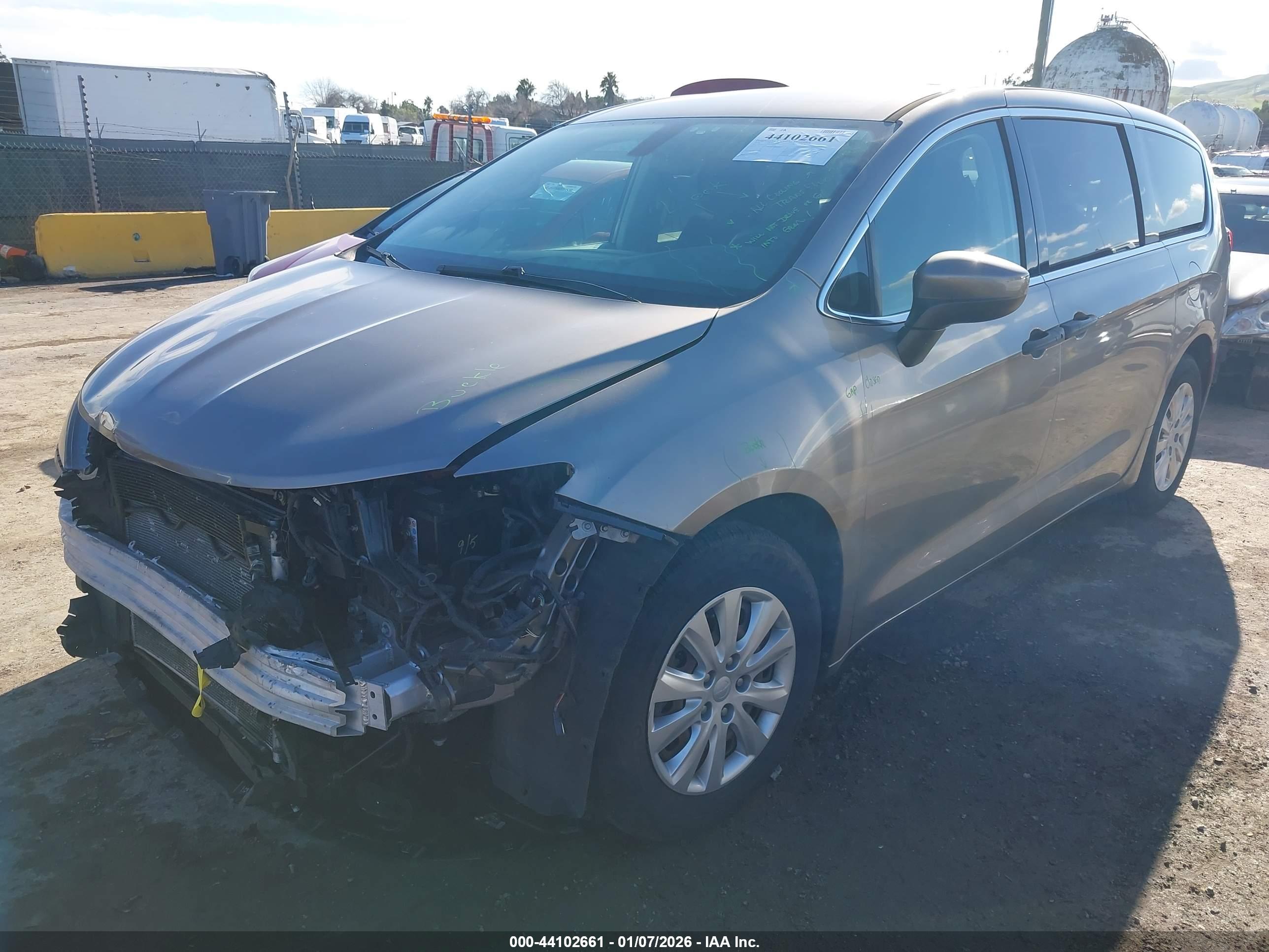 CHRYSLER PACIFICA image 2