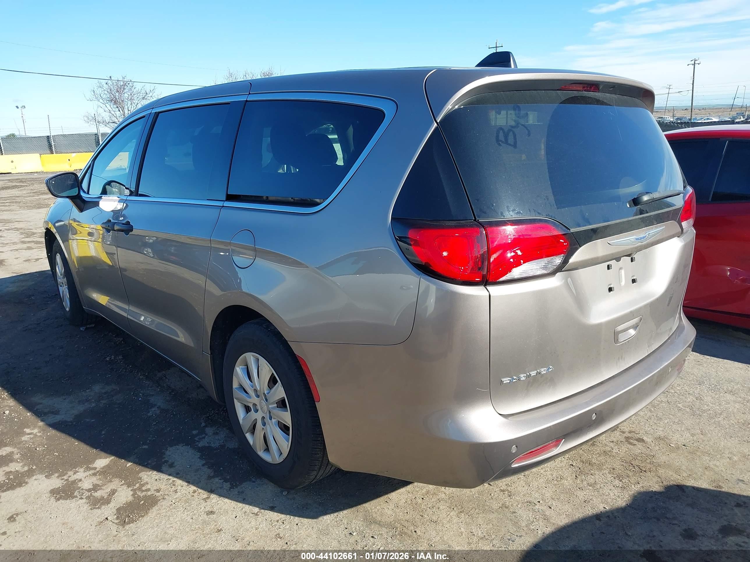 CHRYSLER PACIFICA image 3