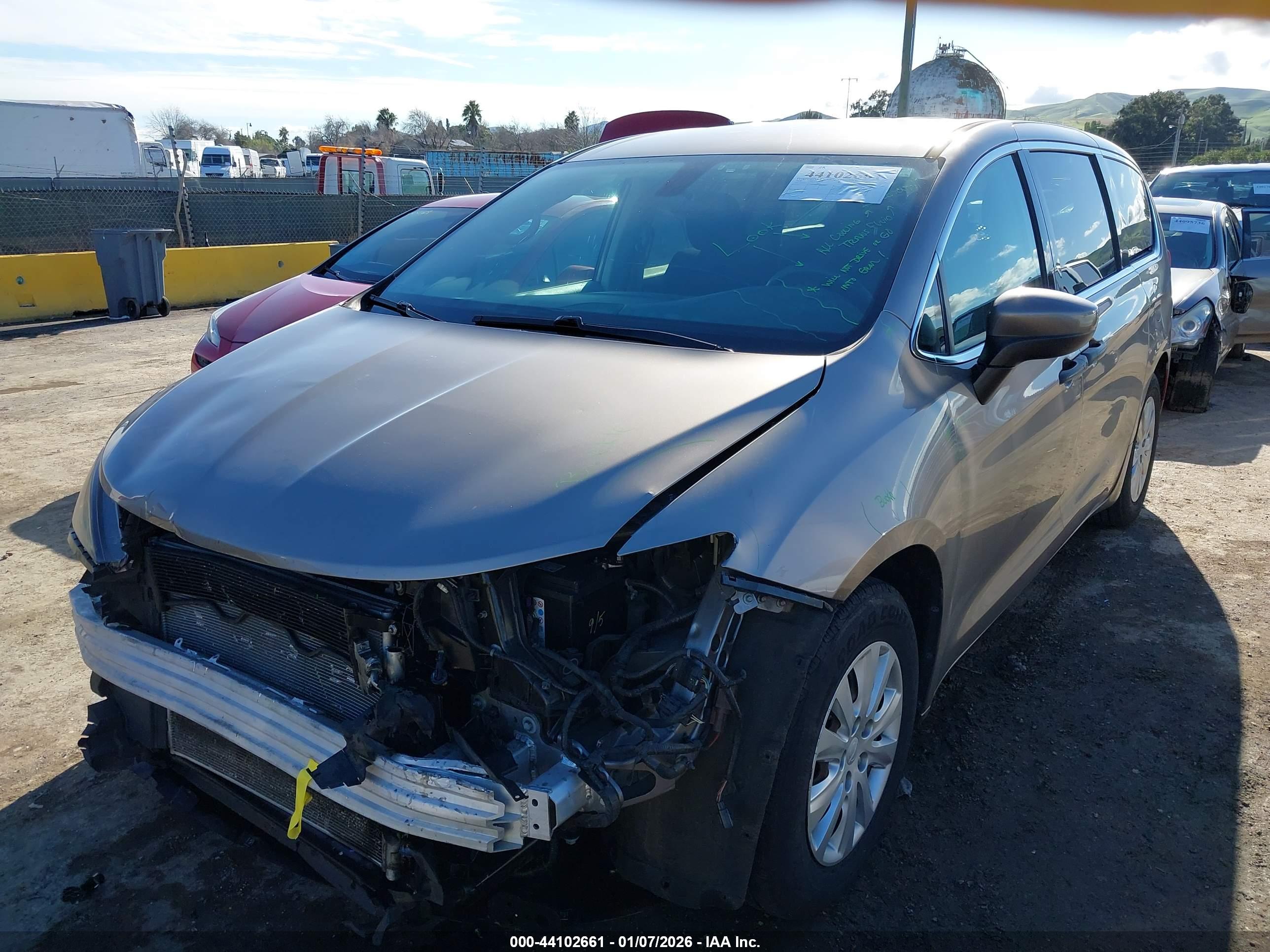 CHRYSLER PACIFICA image 6