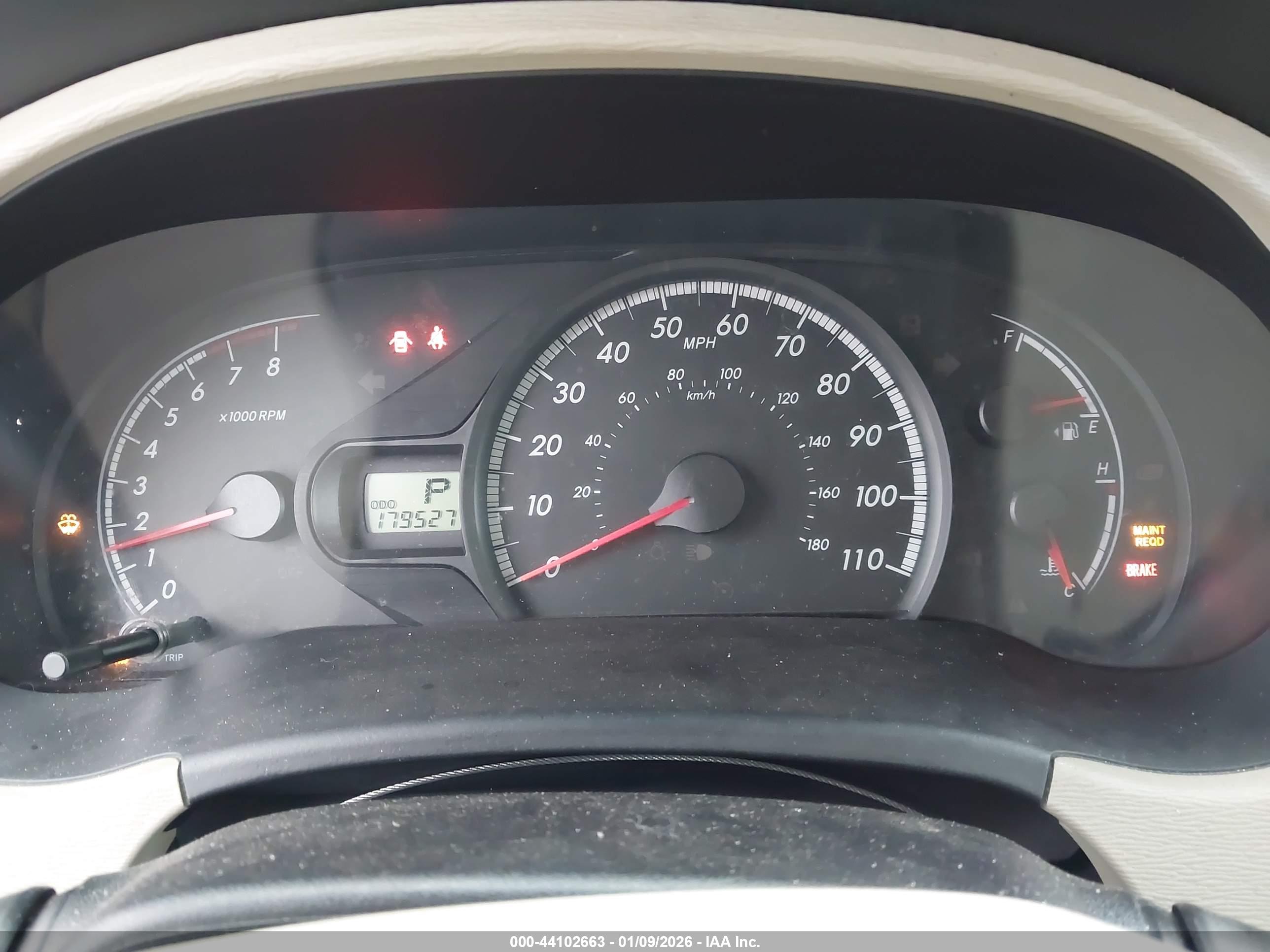 TOYOTA SIENNA image 7