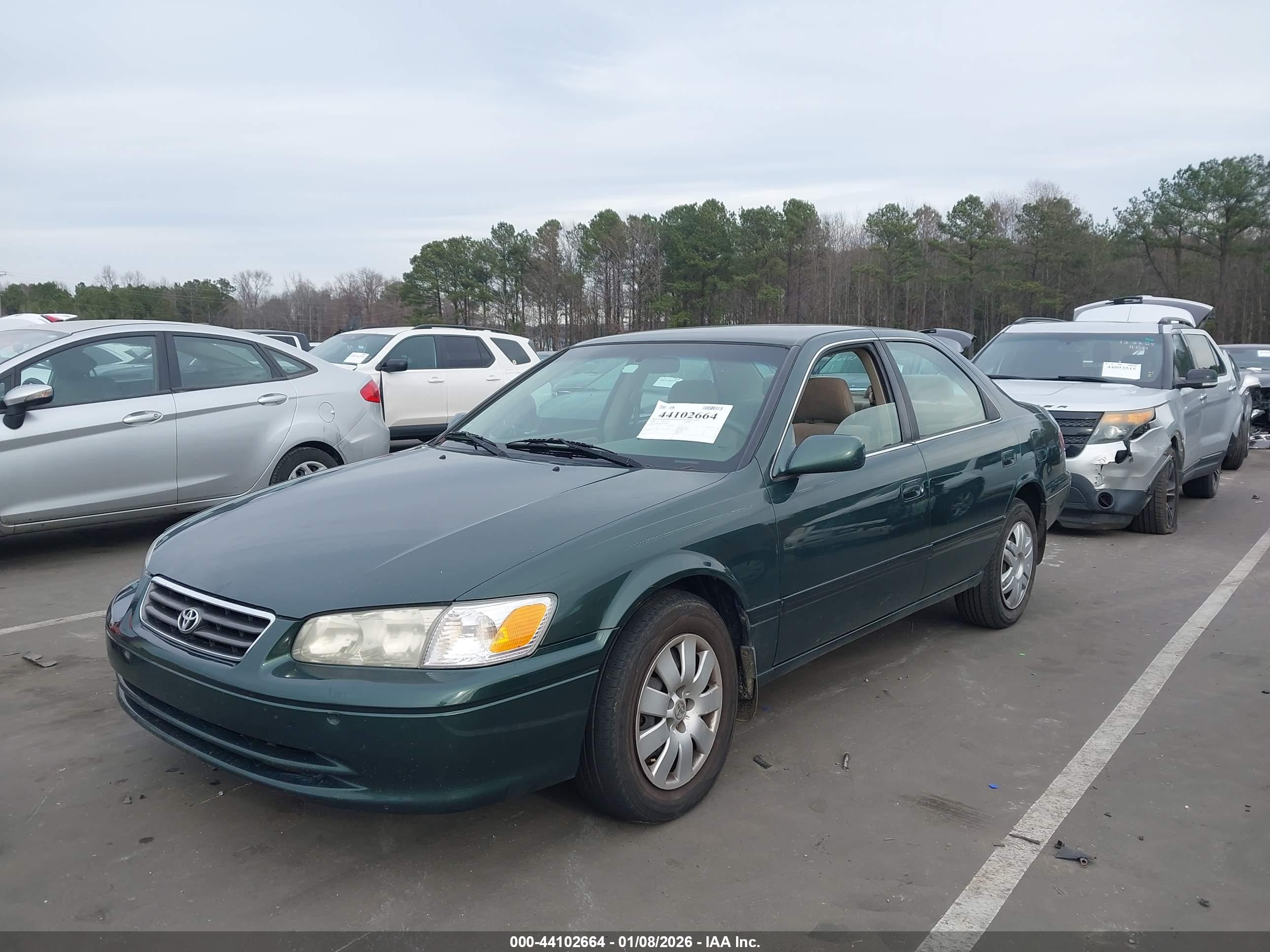 TOYOTA CAMRY image 2