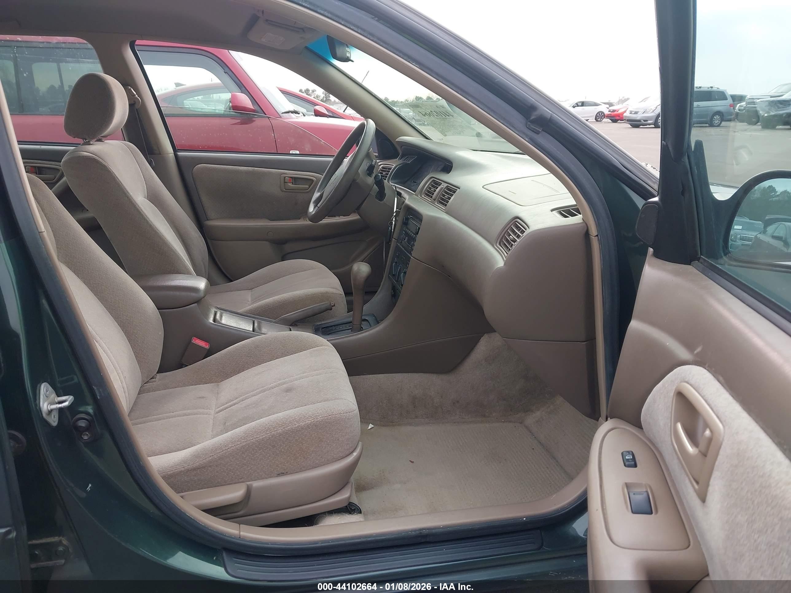 TOYOTA CAMRY image 5