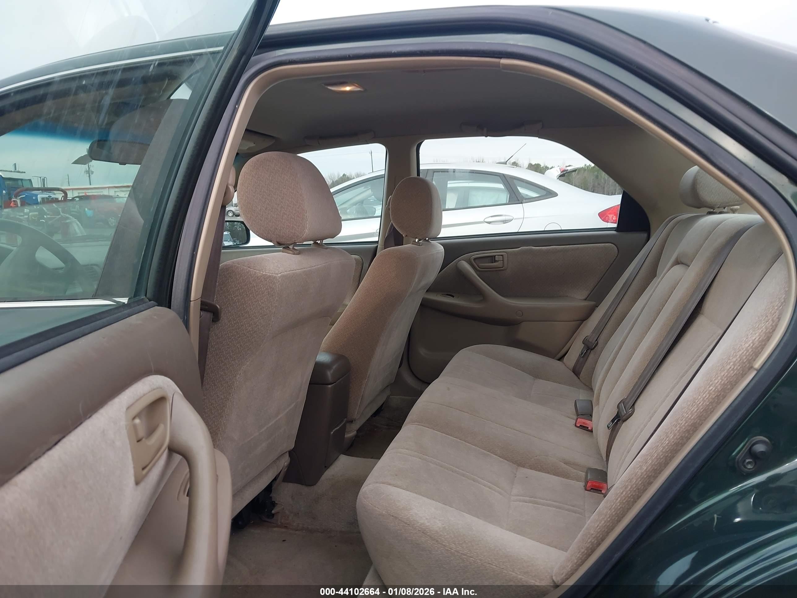 TOYOTA CAMRY image 8