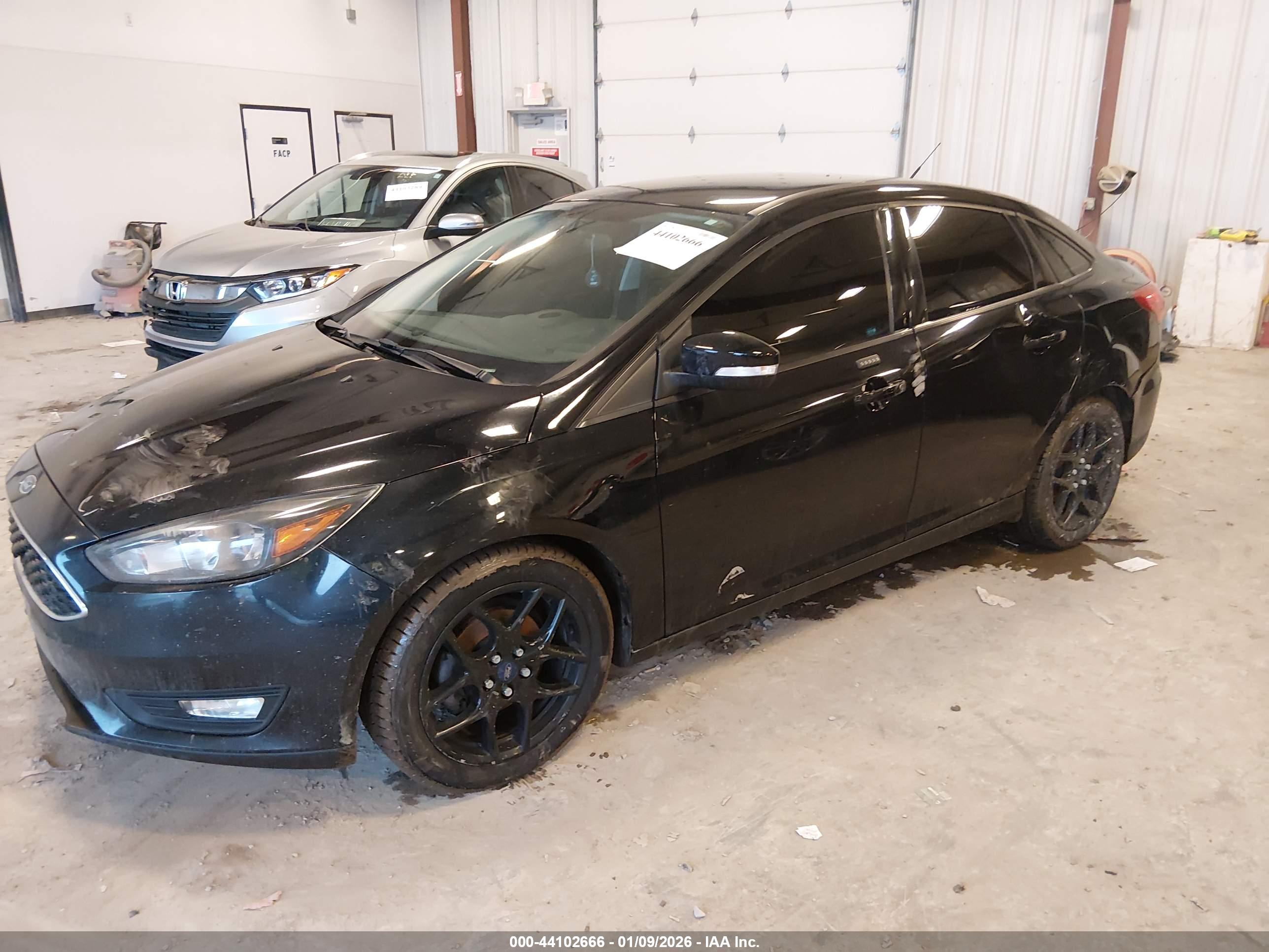 FORD FOCUS image 2