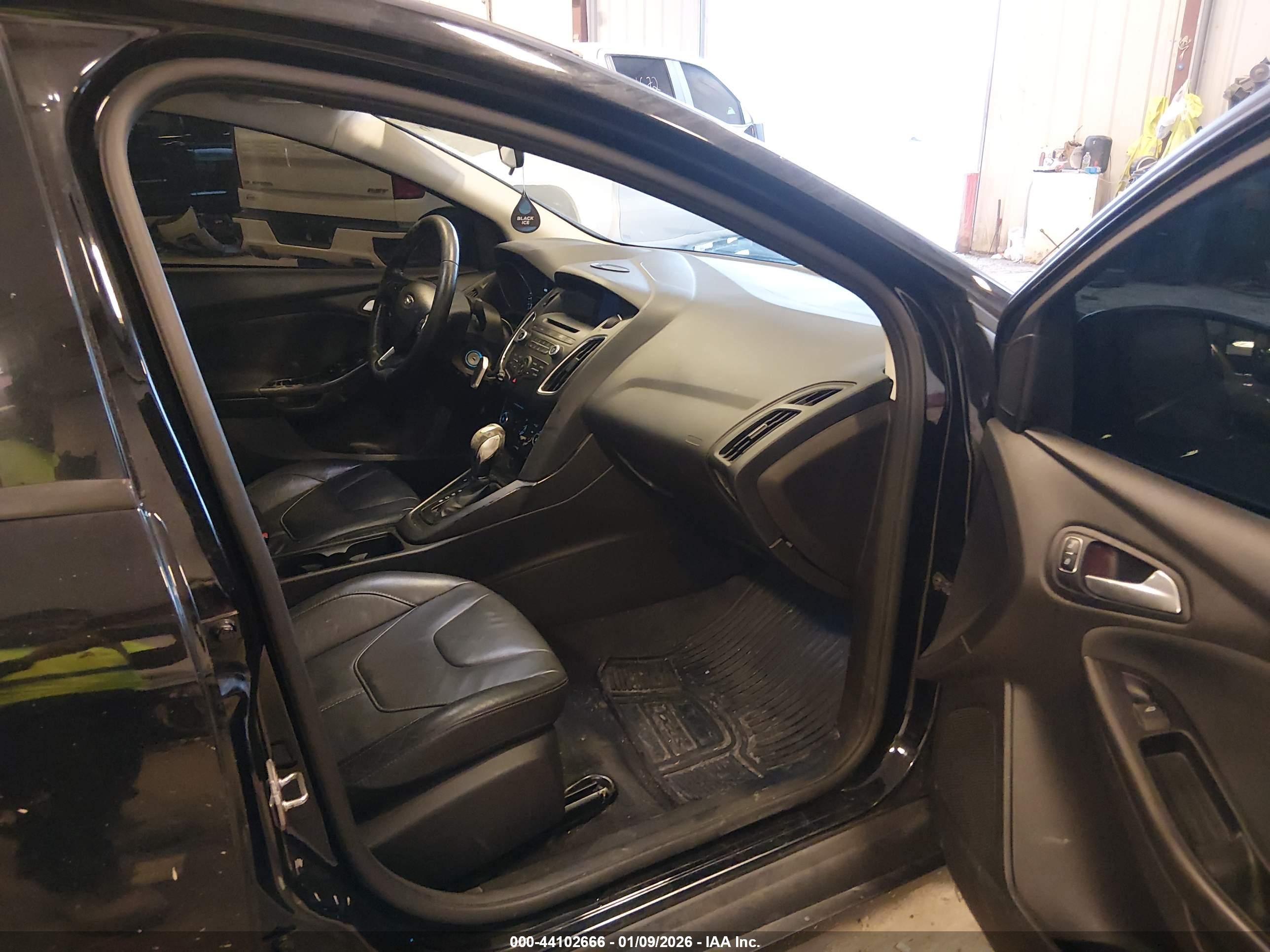 FORD FOCUS image 5