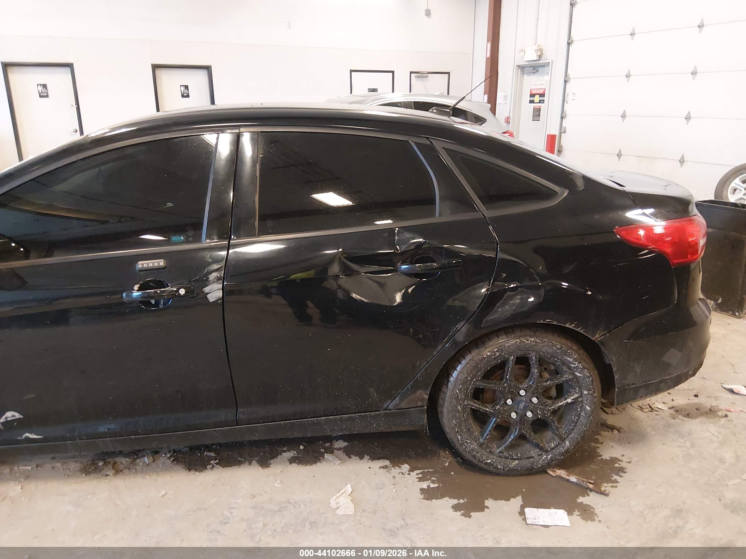 FORD FOCUS image 6