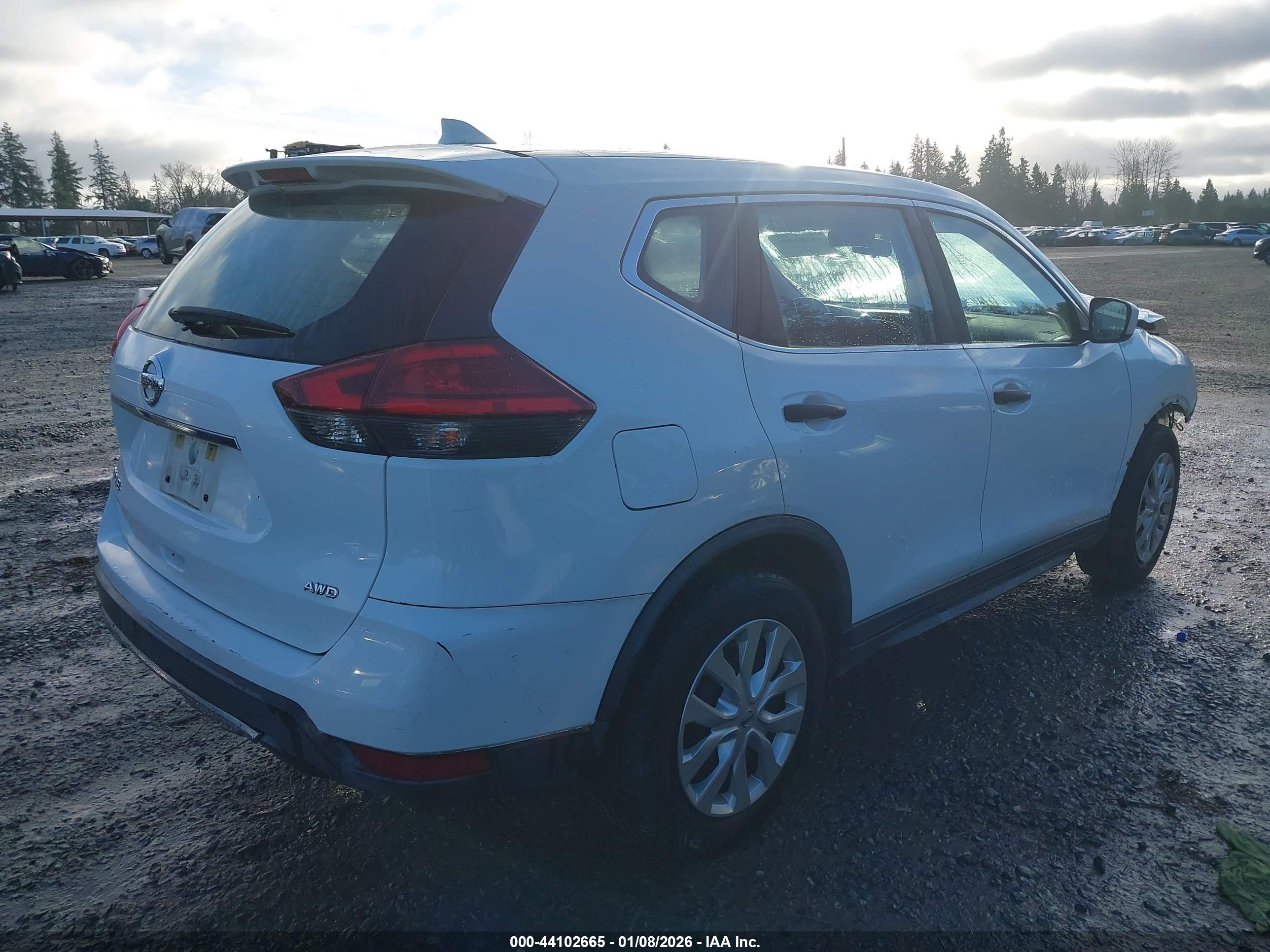 NISSAN ROGUE image 4
